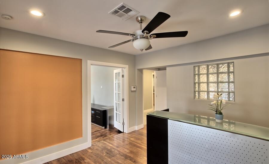 131 W UNIVERSITY Drive