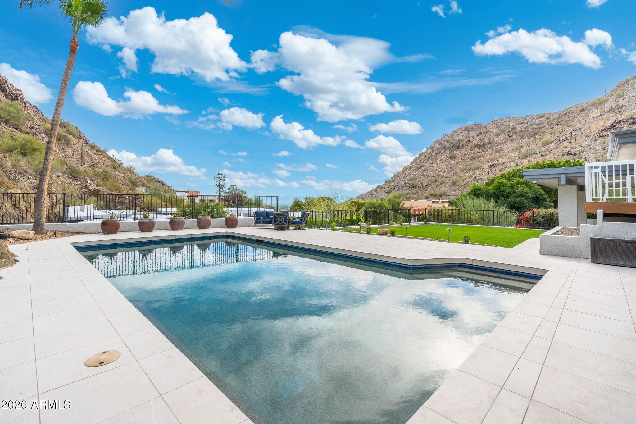 3500 E LINCOLN Drive 22