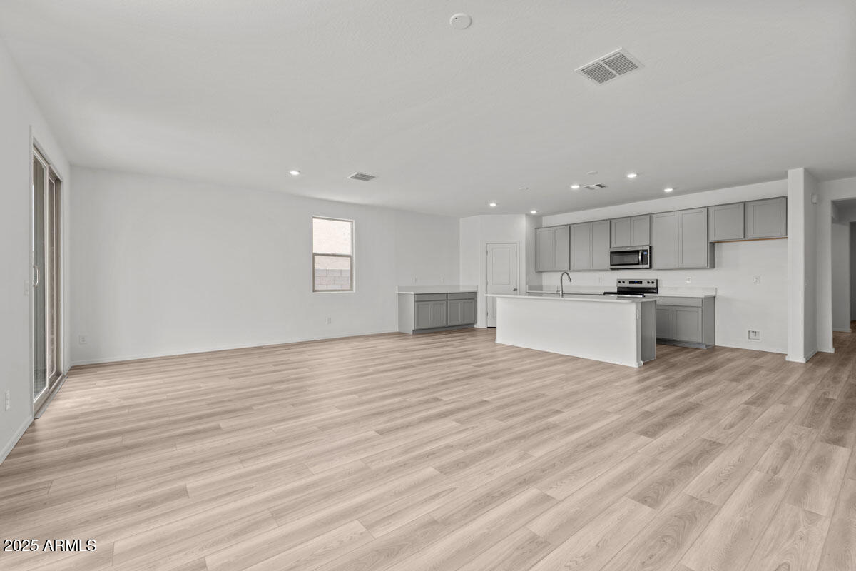 24659 W WAYLAND Drive