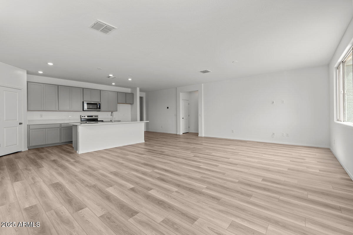 24659 W WAYLAND Drive