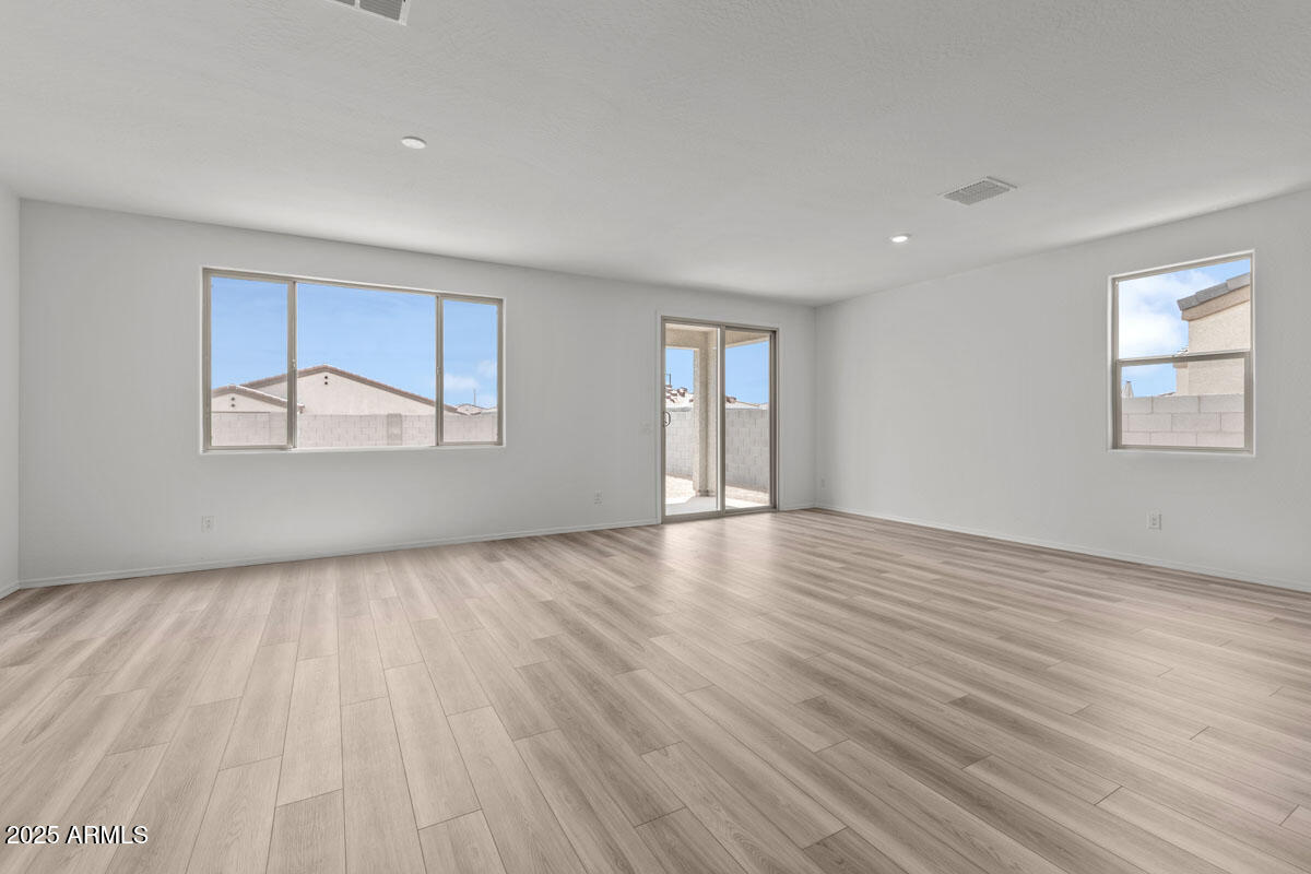 24659 W WAYLAND Drive