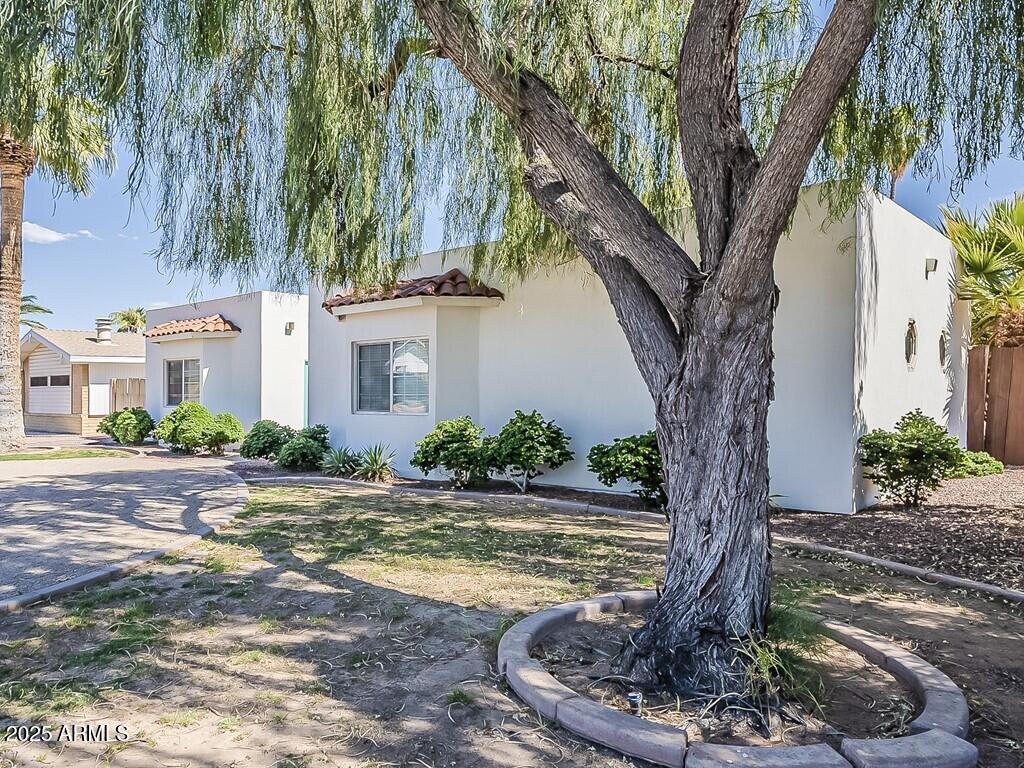 8423 E HEATHERBRAE Drive