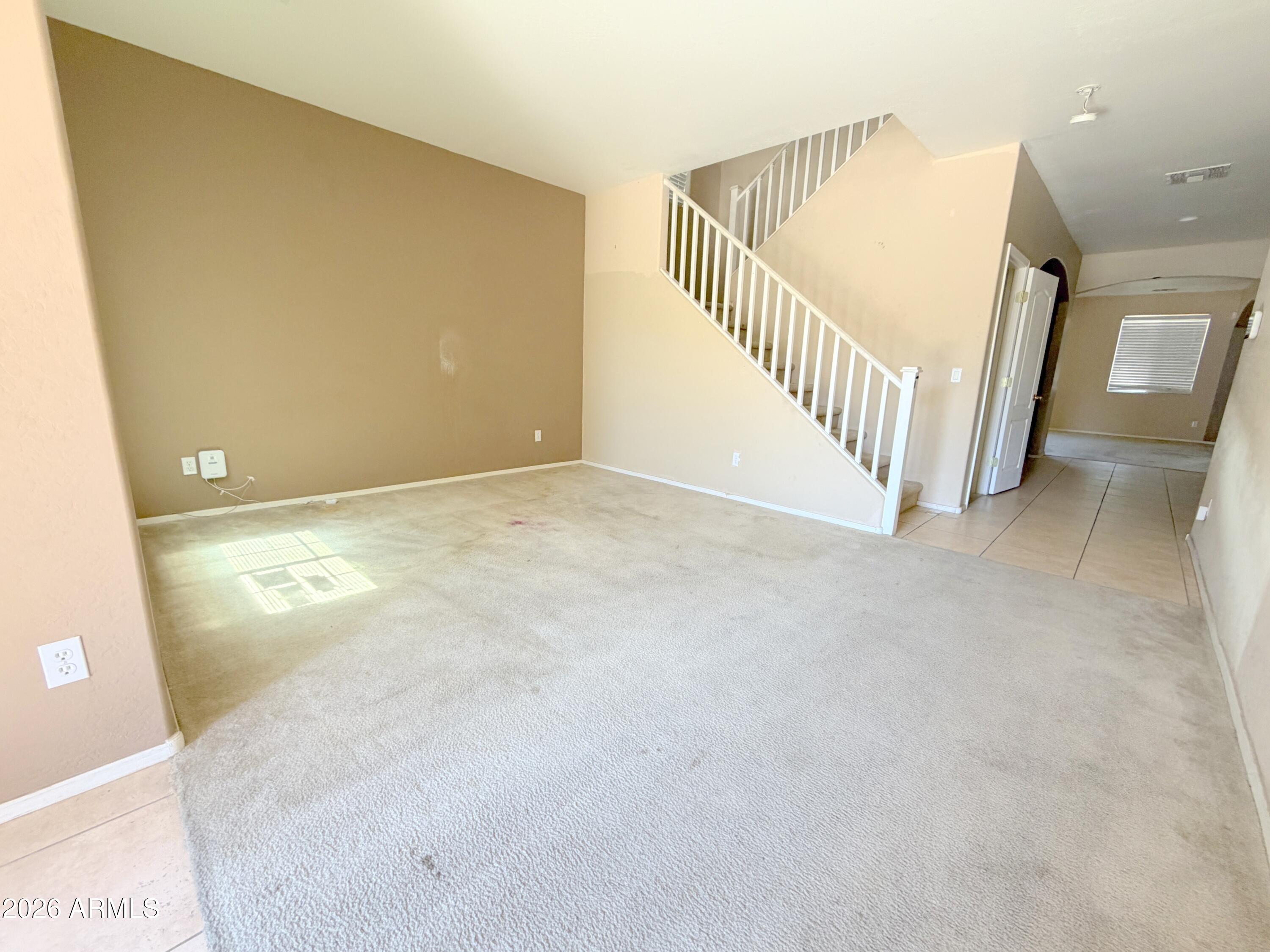1084 E SADDLEBACK Place