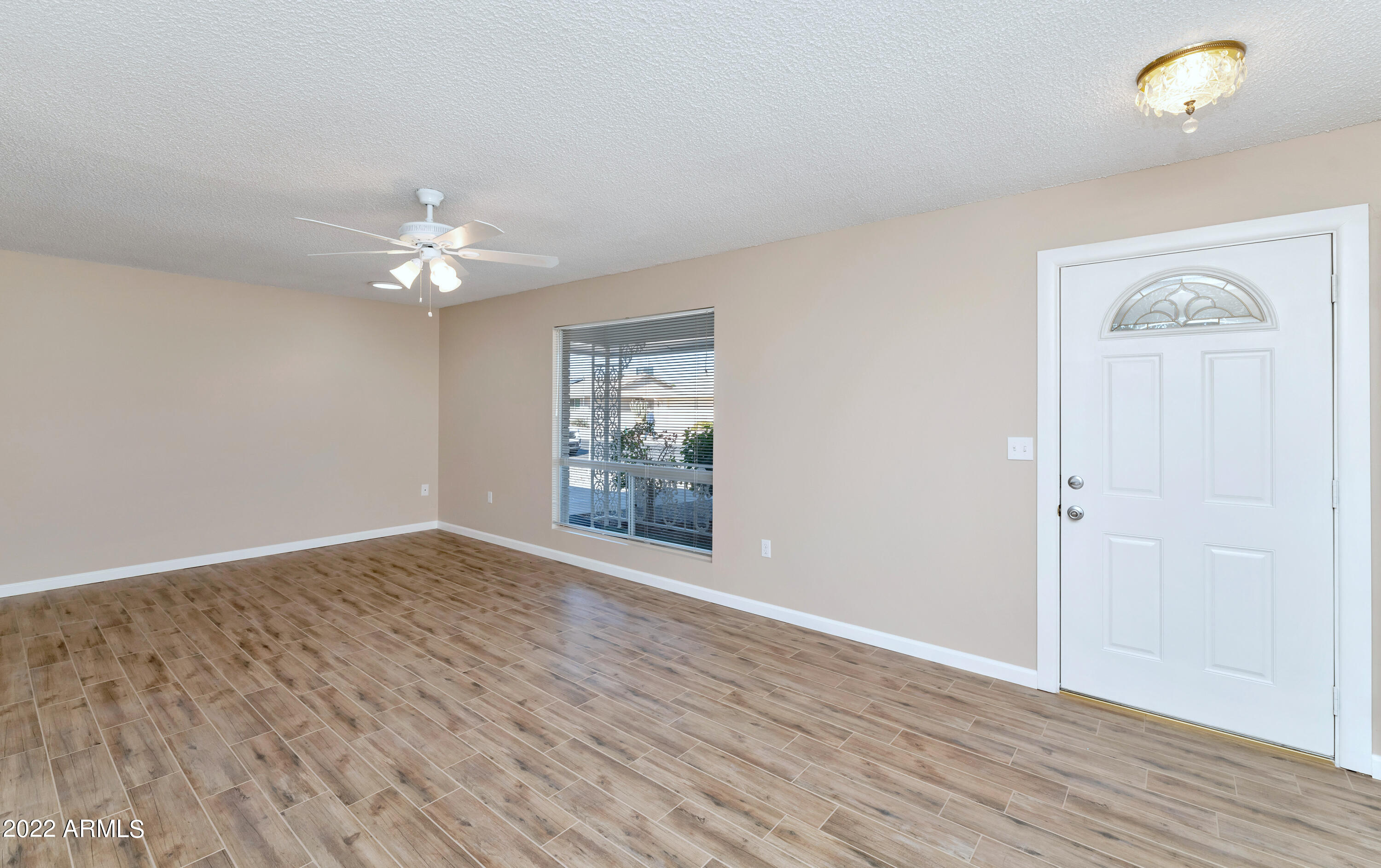 9916 W KINGSWOOD Circle