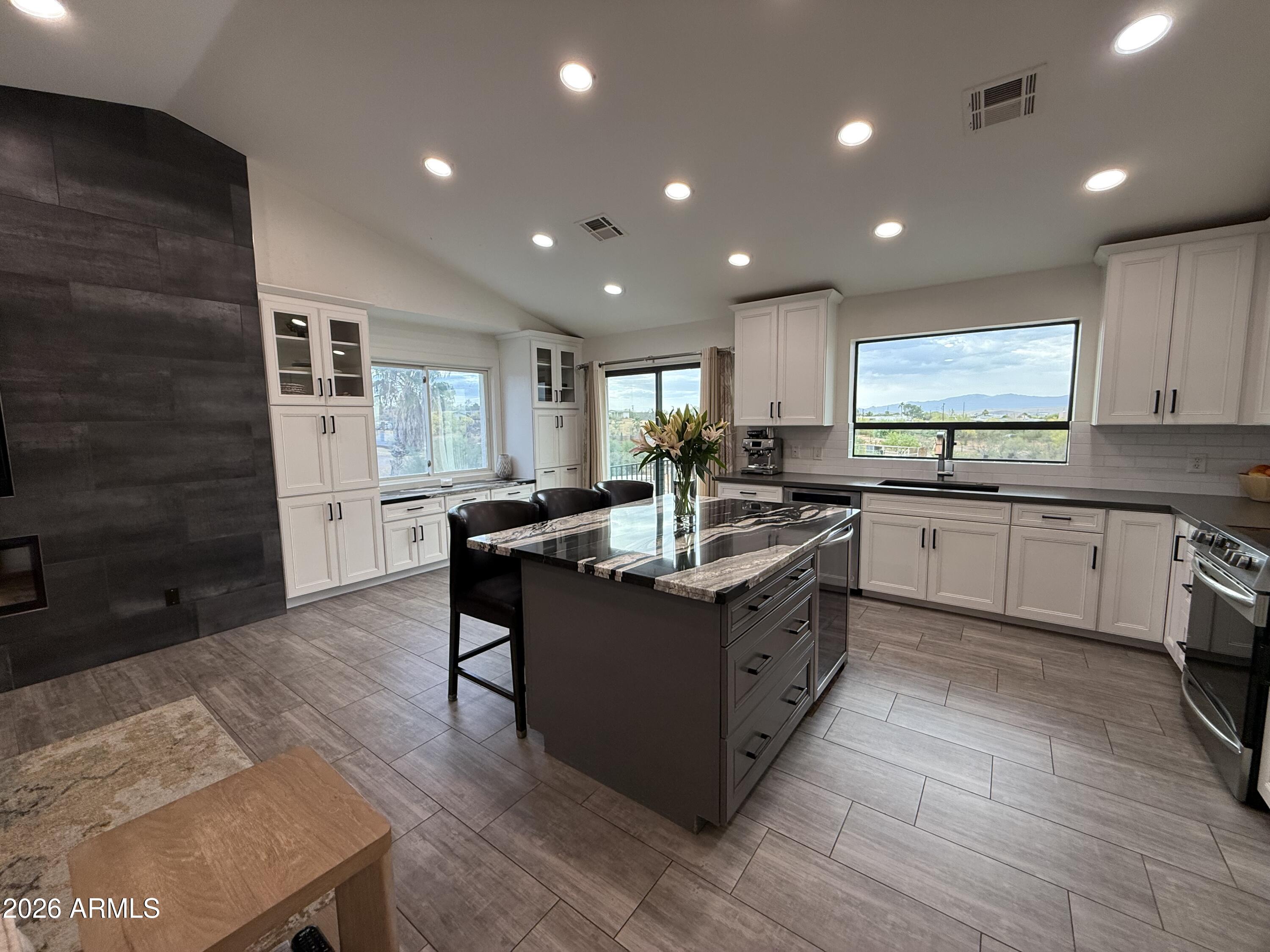 830 S Vulture Mine Road