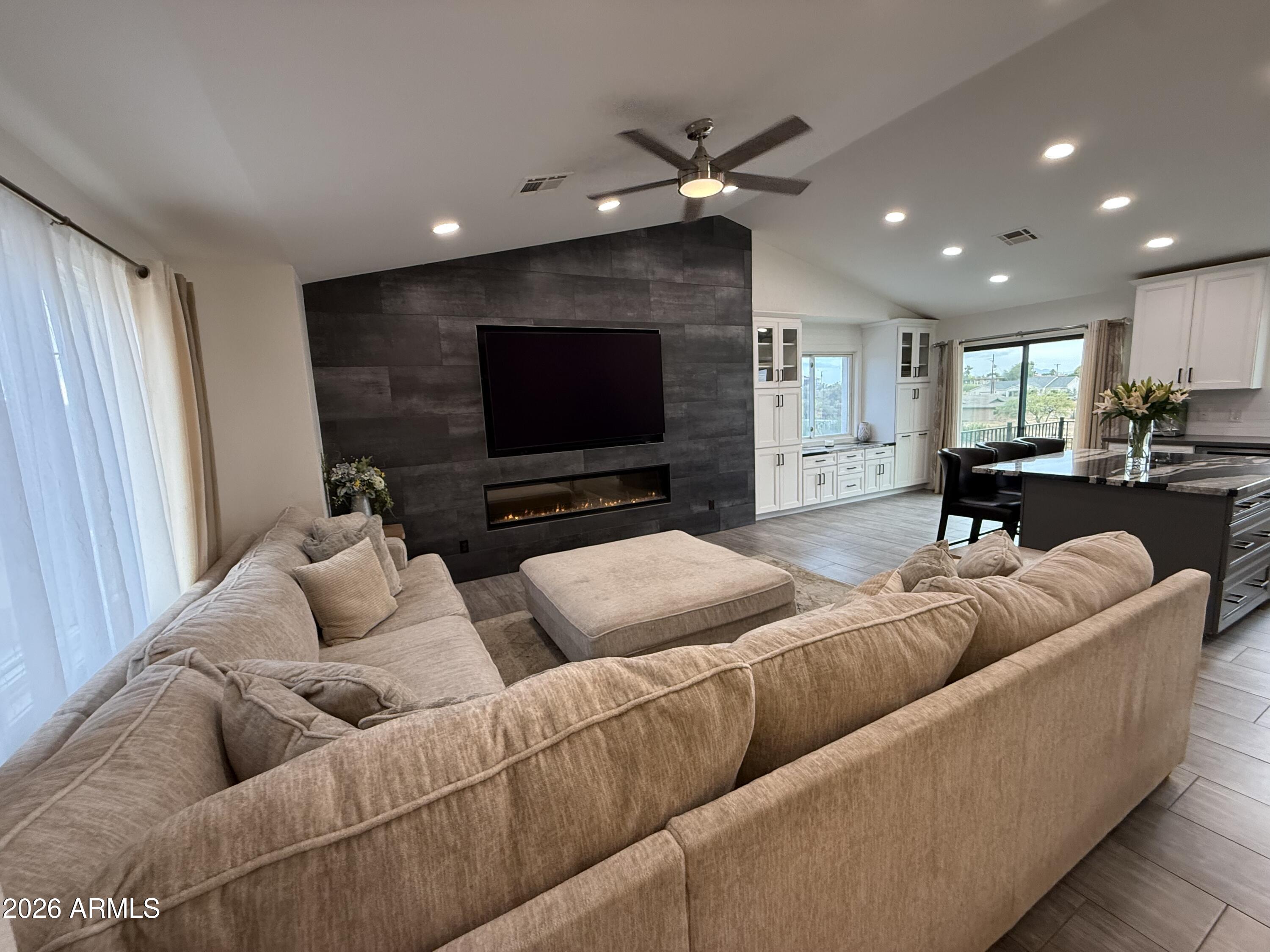 830 S Vulture Mine Road