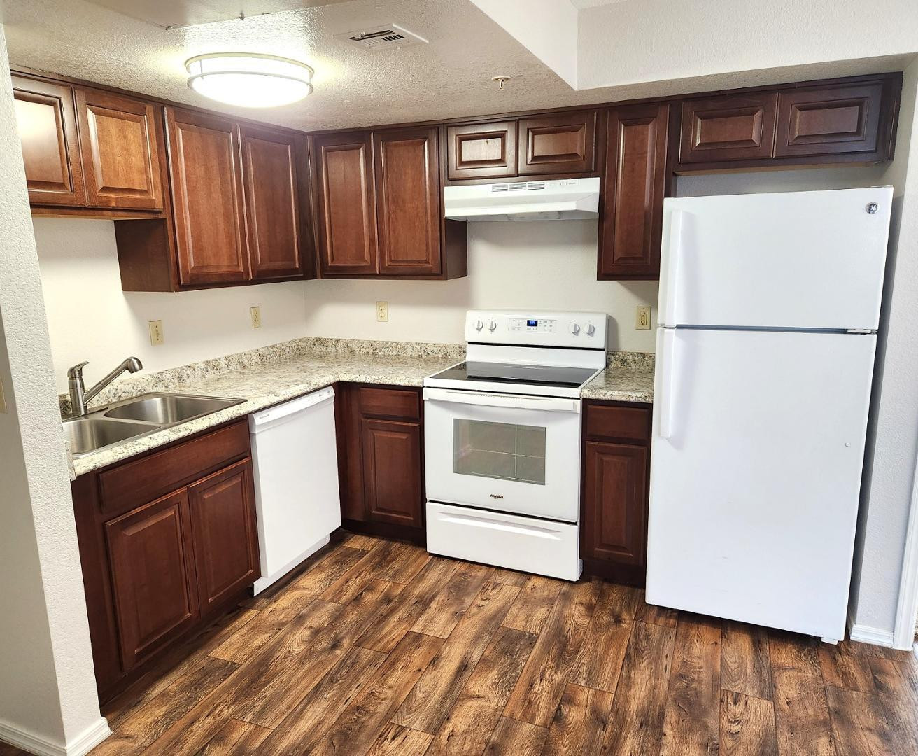 16033 N 25th Street Apt 114
