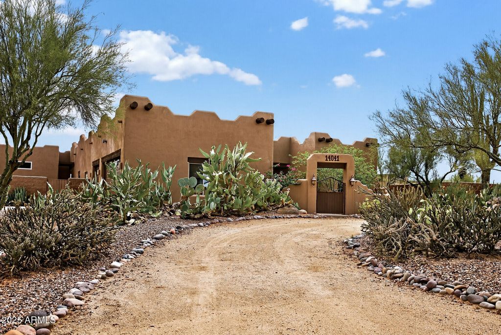 Photo of 14041 E Bajada Drive, Scottsdale, AZ 85262 (MLS # 6950451)