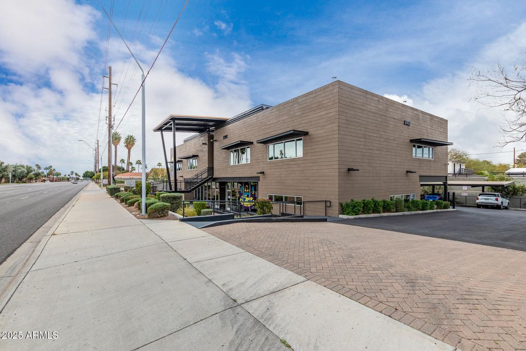 Photo of 2402 S Rural Road #101/201, Tempe, AZ 85282 (MLS # 7009684)