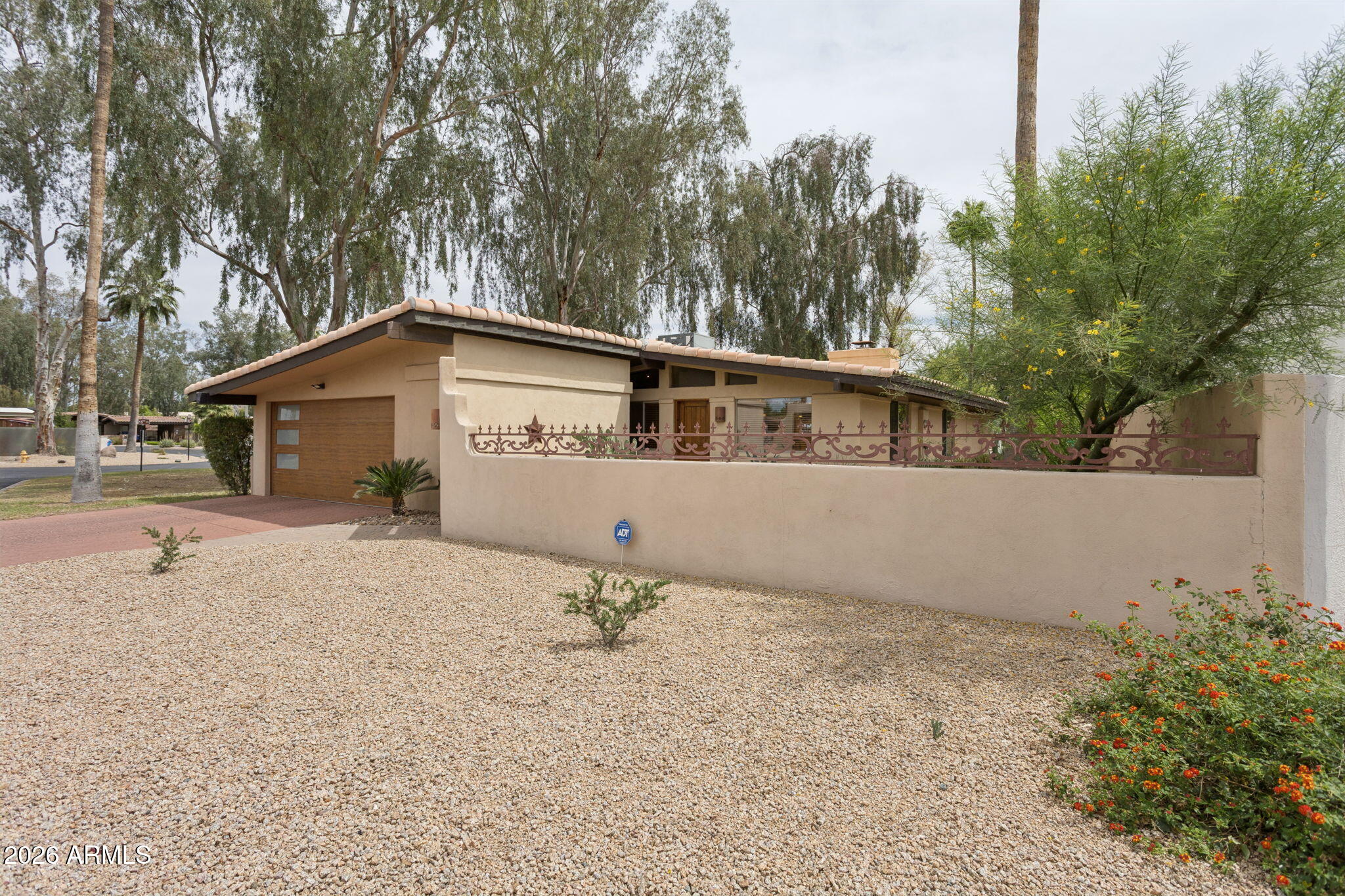 601 W GIBRALTAR Lane