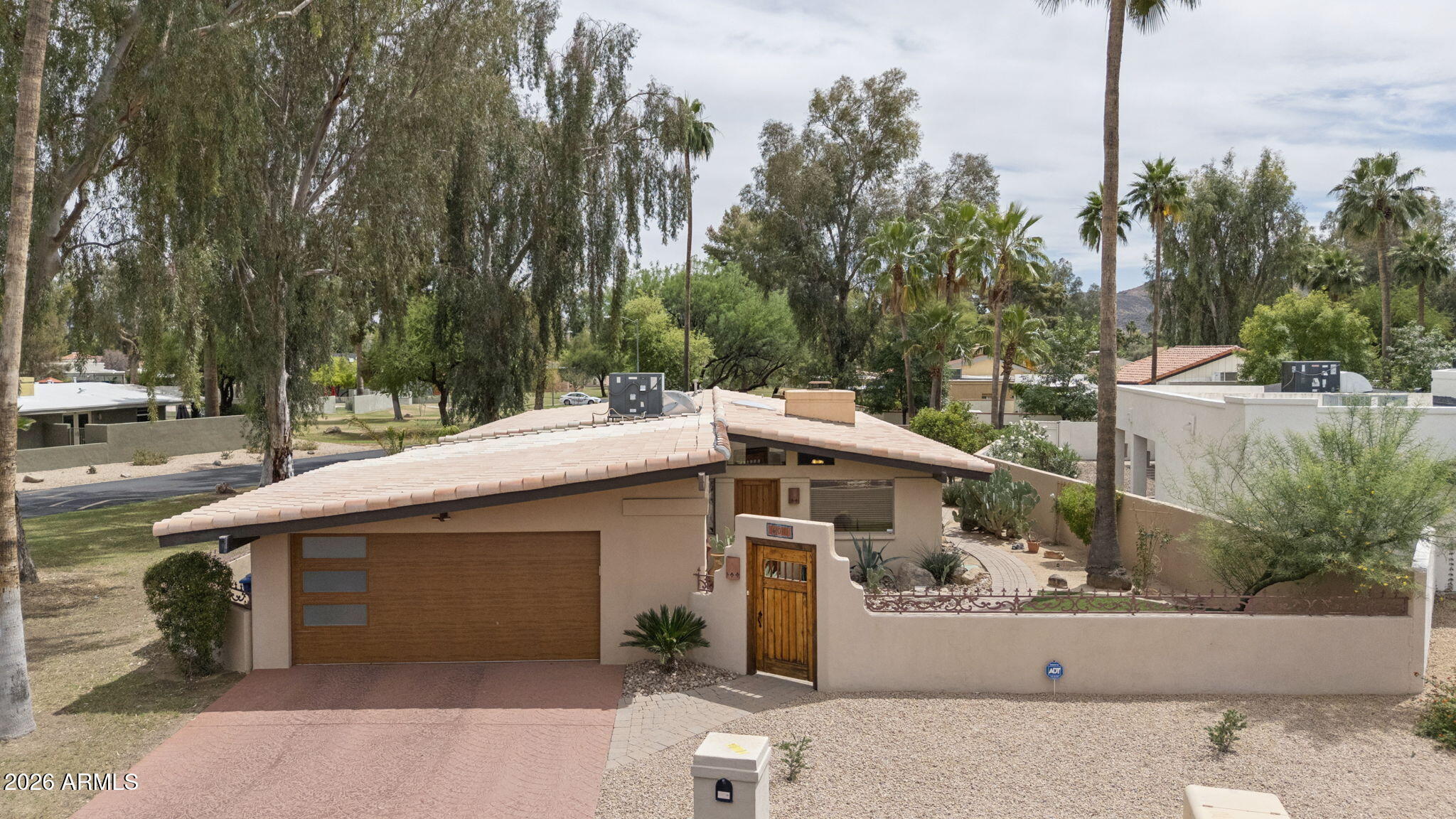 601 W GIBRALTAR Lane