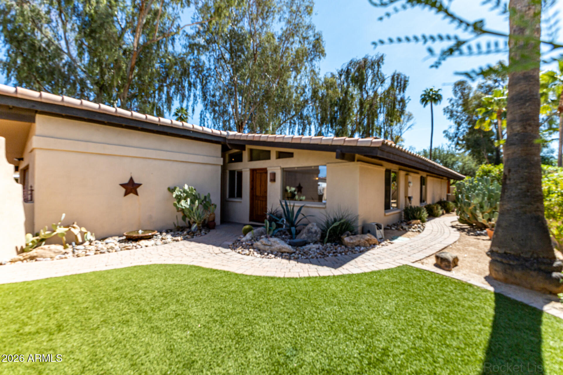 601 W GIBRALTAR Lane