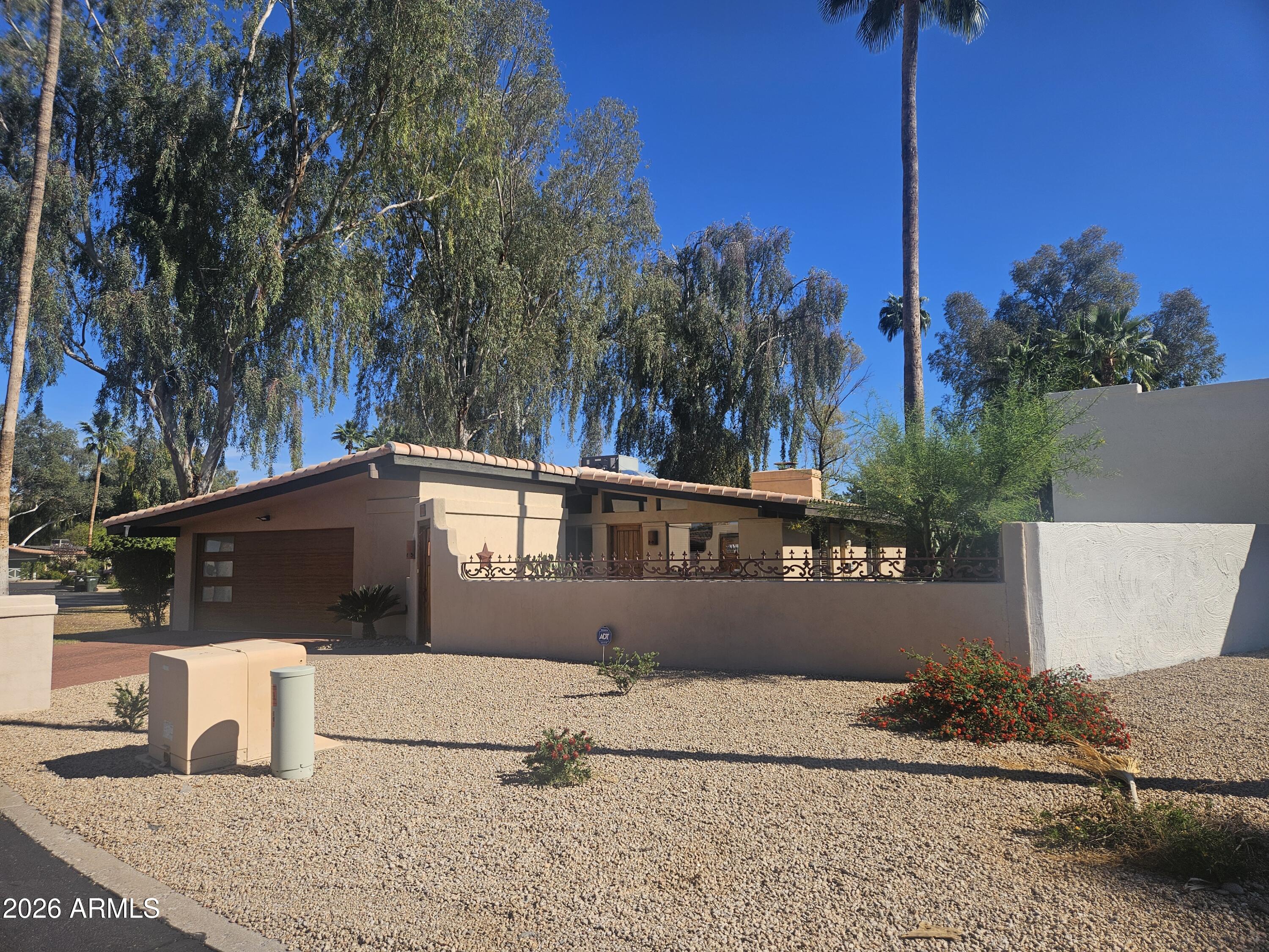 601 W GIBRALTAR Lane