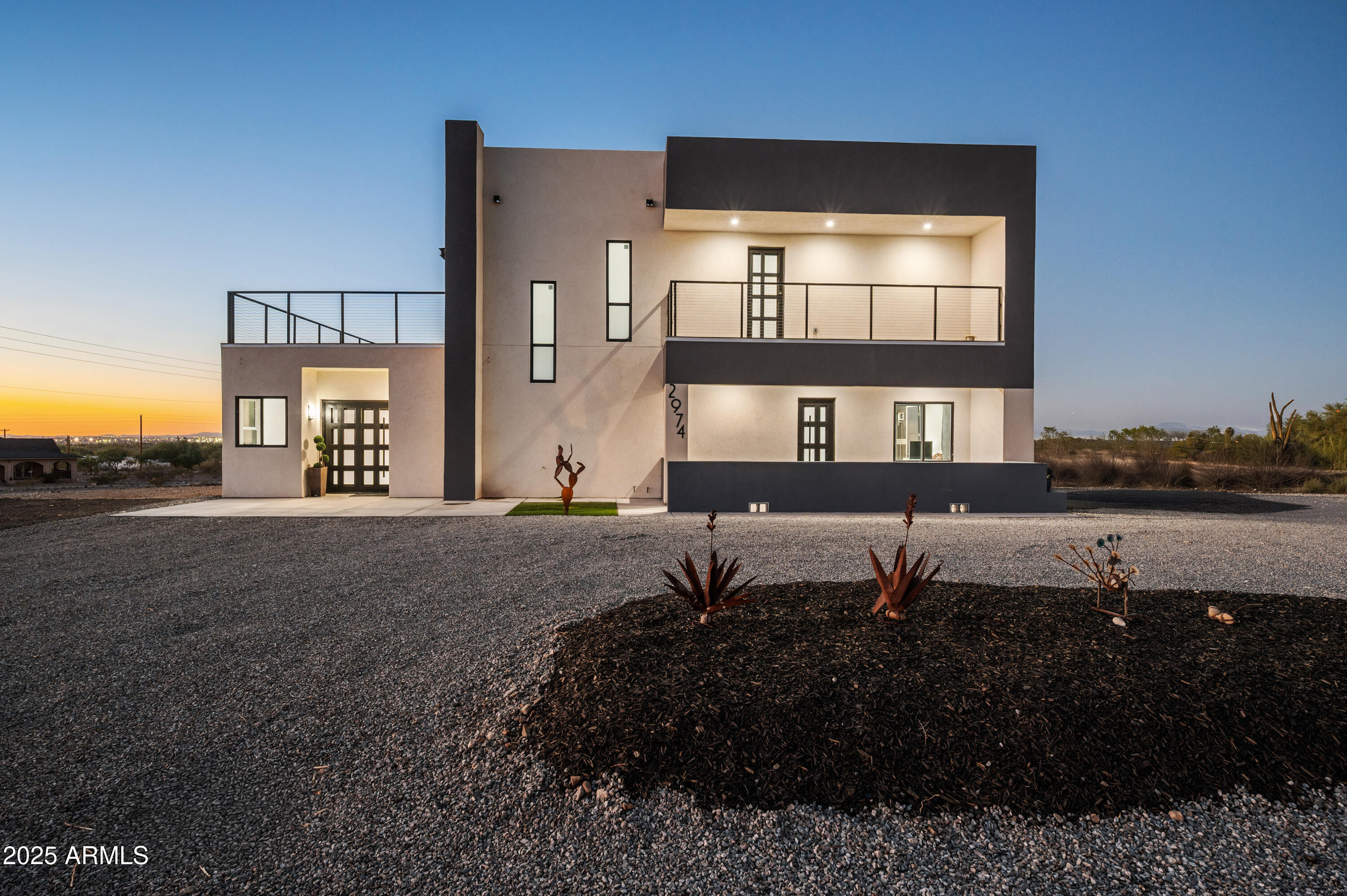 2974 W SUNRISE Drive