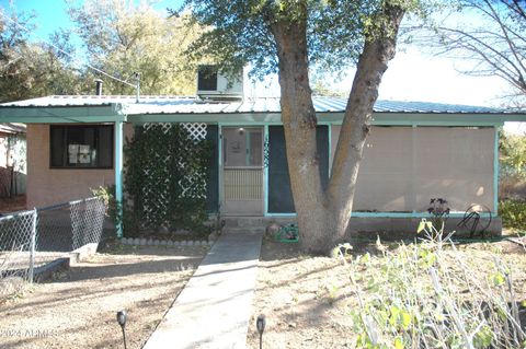 A home in Yarnell