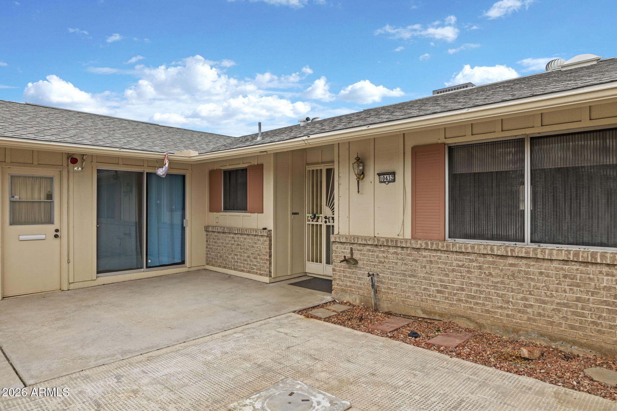 10432 W DESERT FOREST Circle