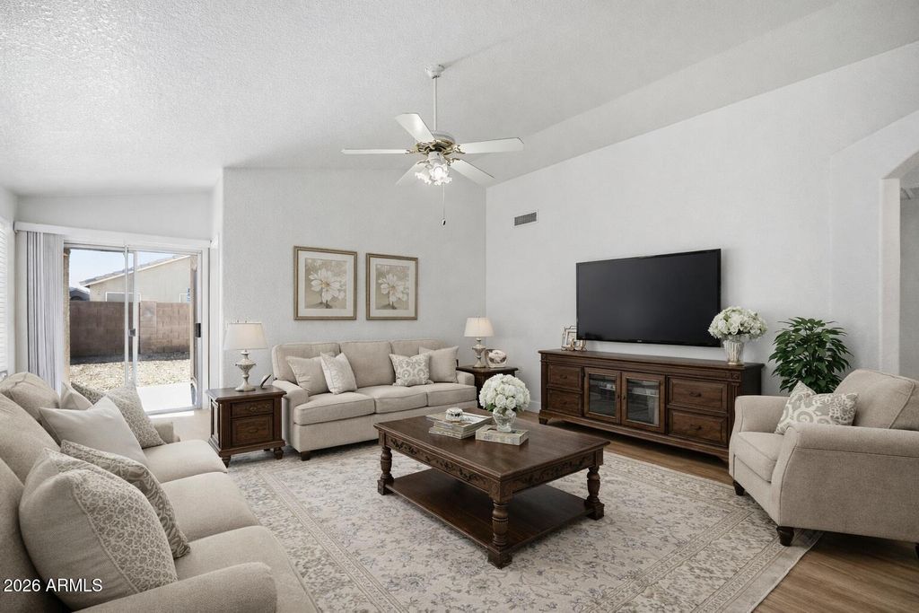 Photo of 125 W Smoke Tree Road, Gilbert, AZ 85233 (MLS # 6975671)