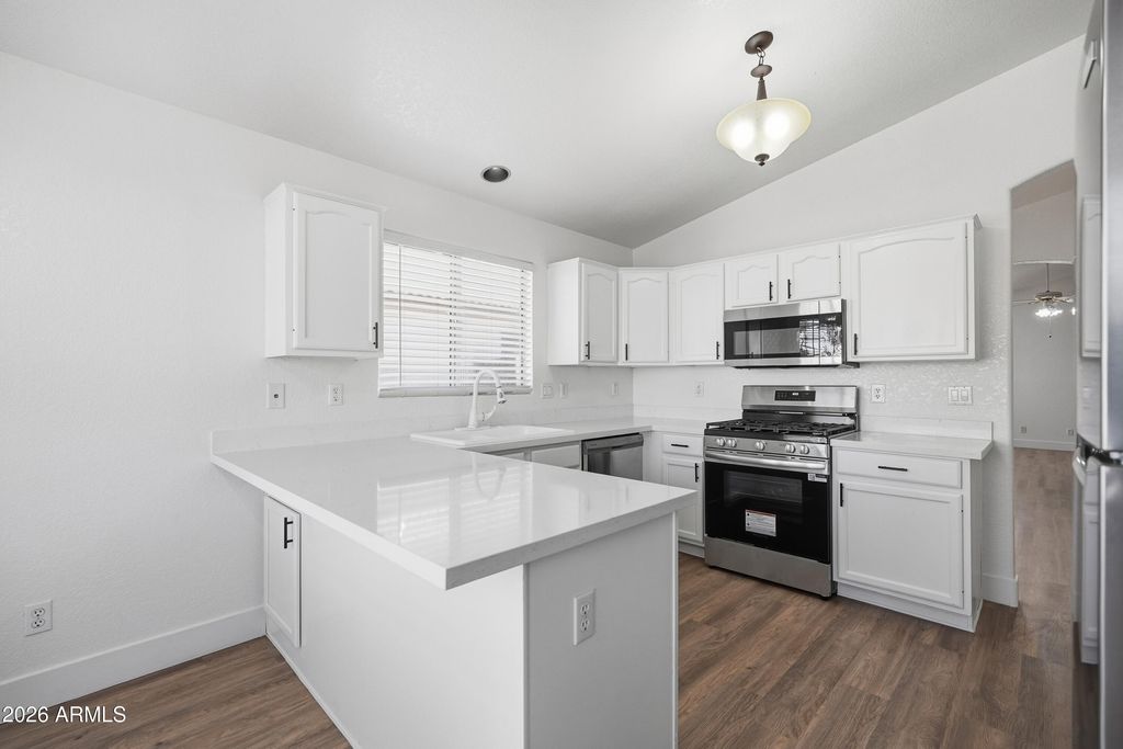 Photo of 125 W Smoke Tree Road, Gilbert, AZ 85233 (MLS # 6975671)