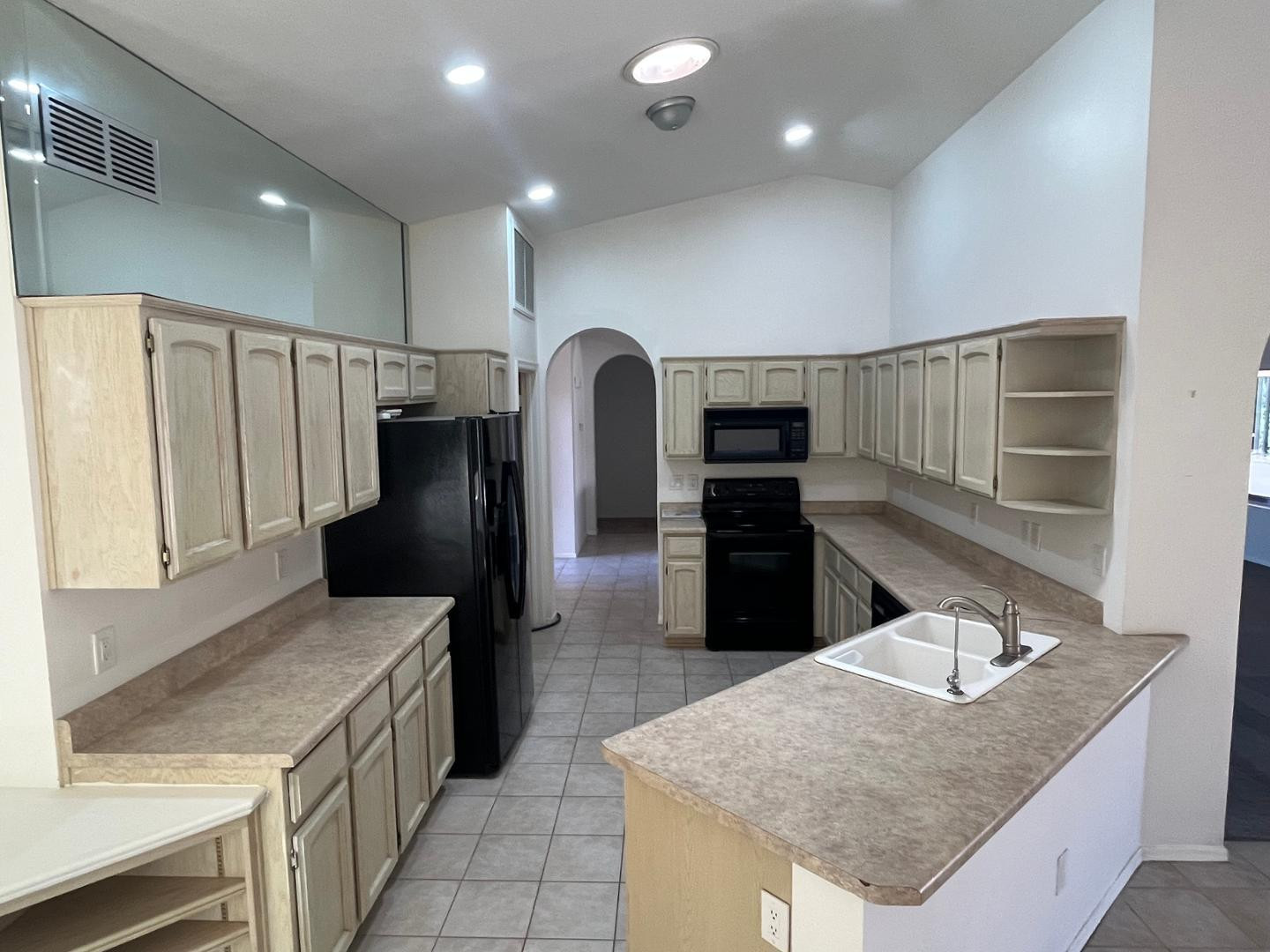 10302 E Coopers Hawk Drive