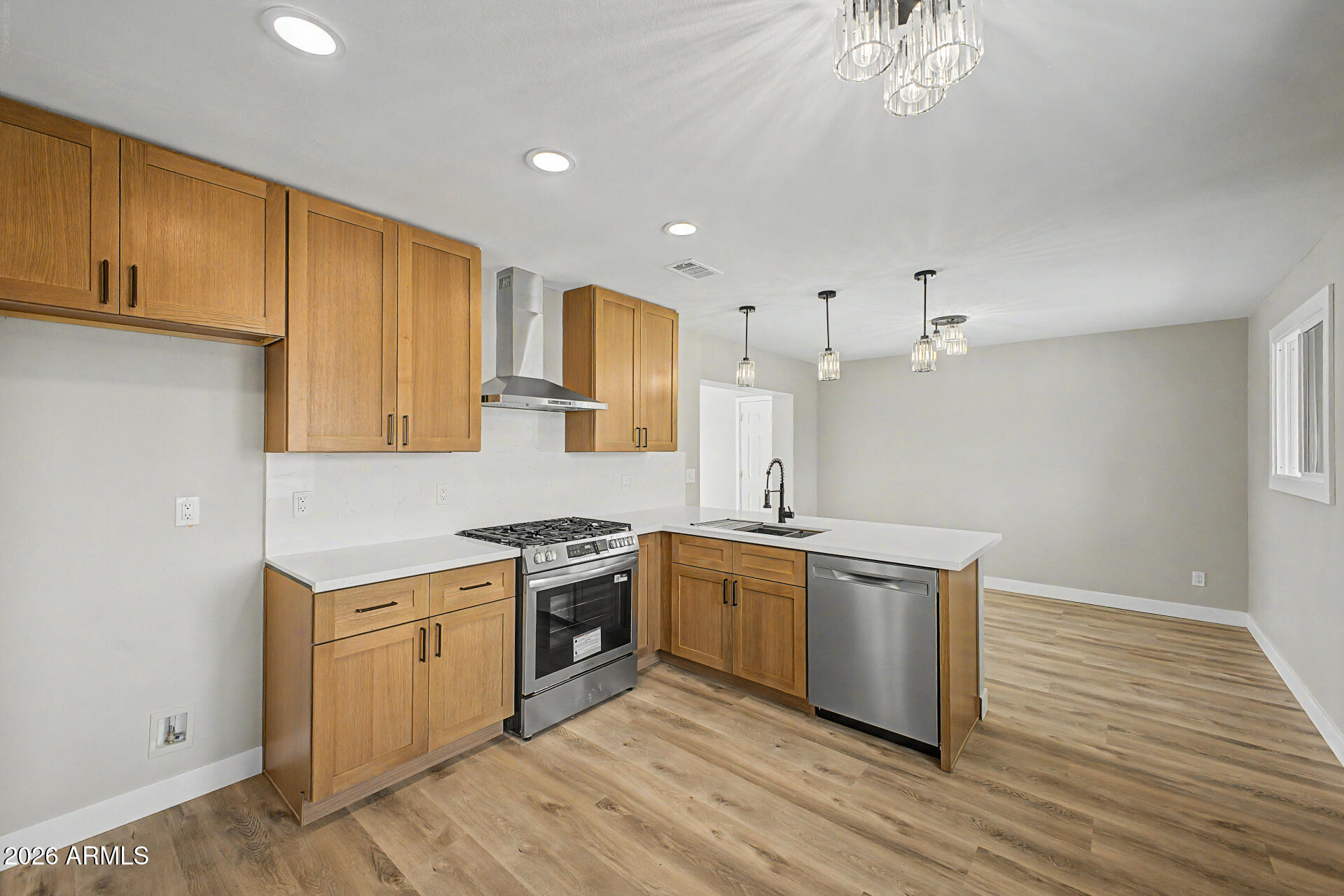 4923 W CYPRESS Street