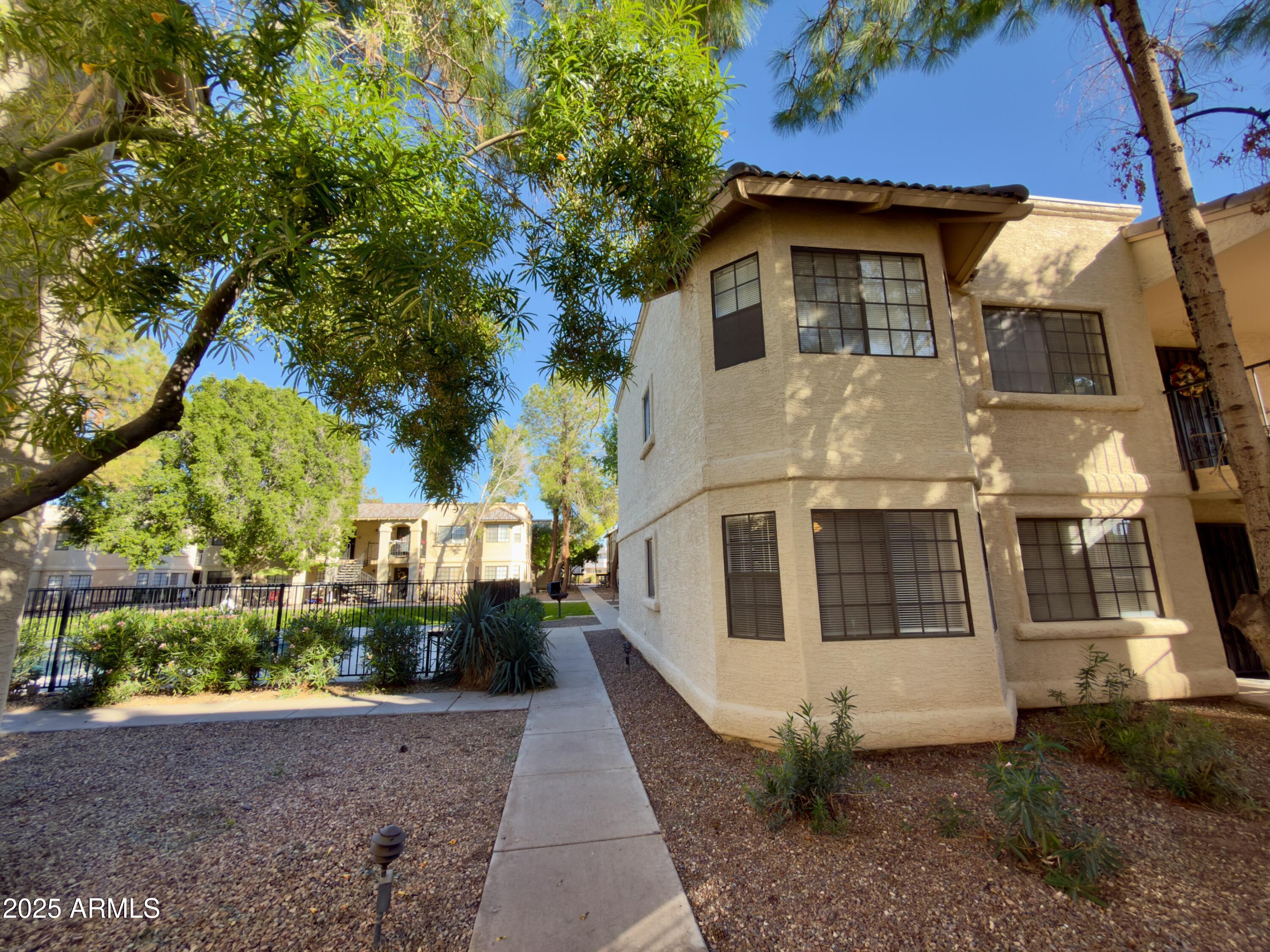 925 S LONGMORE -- 109