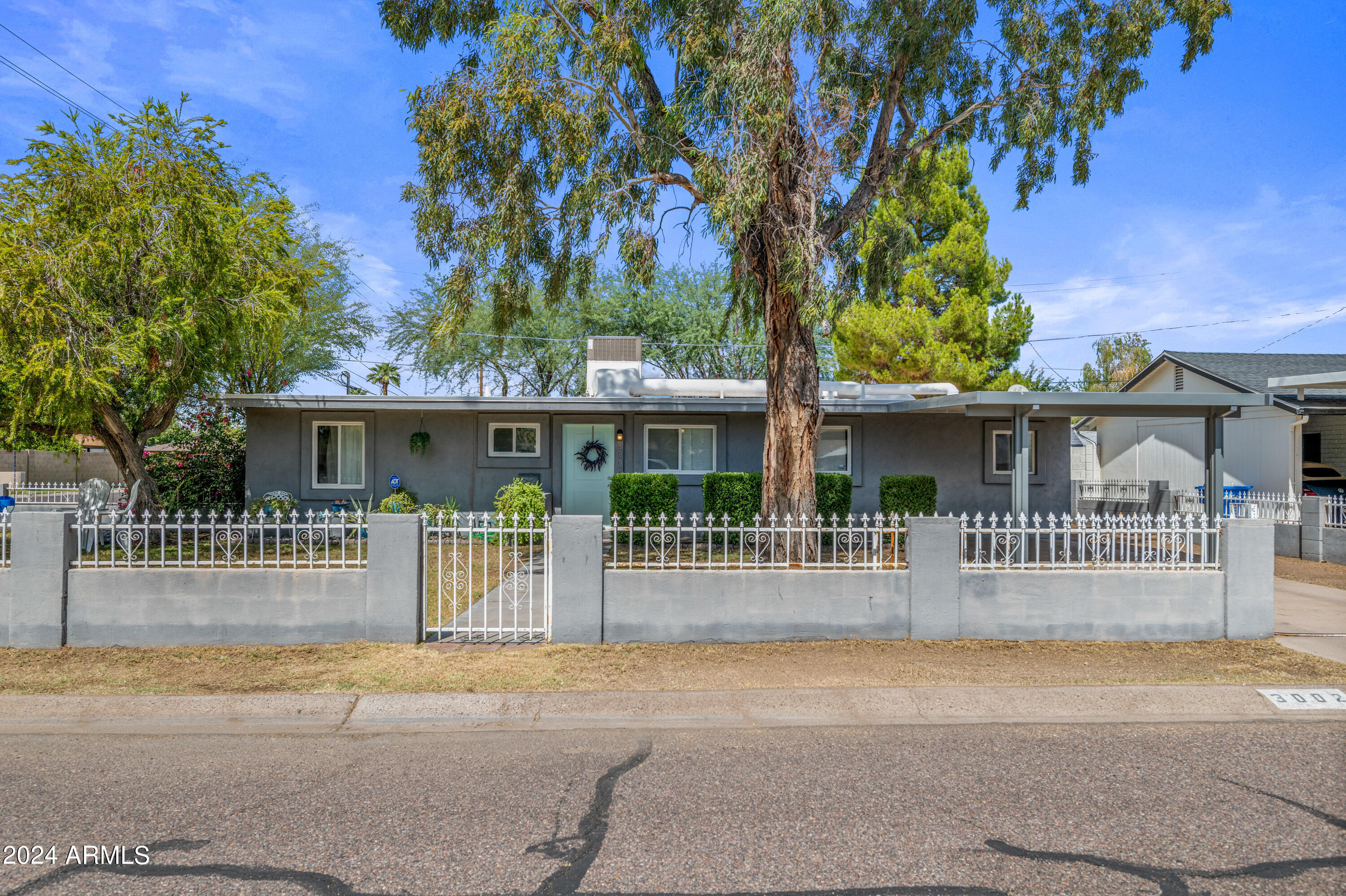 Phoenix, Arizona 85016, United States, 4 Bedrooms Bedrooms, ,2 BathroomsBathrooms,Residential,Pending,42456