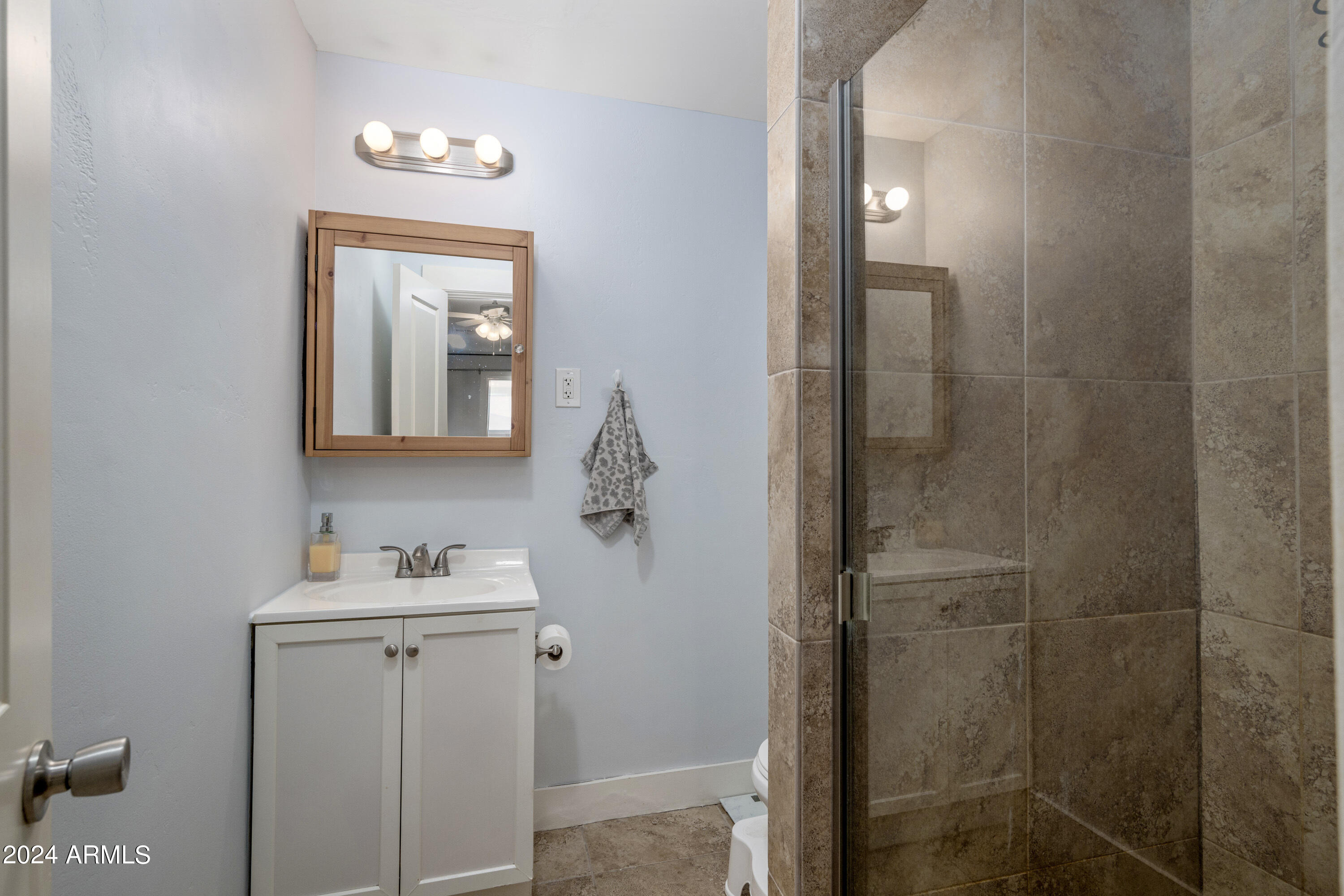 Phoenix, Arizona 85016, United States, 4 Bedrooms Bedrooms, ,2 BathroomsBathrooms,Residential,Pending,42456