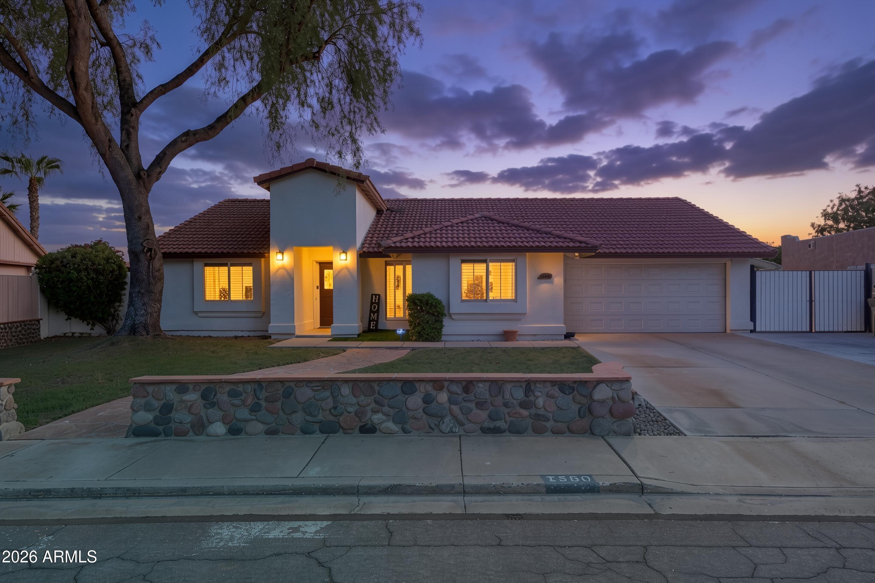 1350 W ESCARPA Street