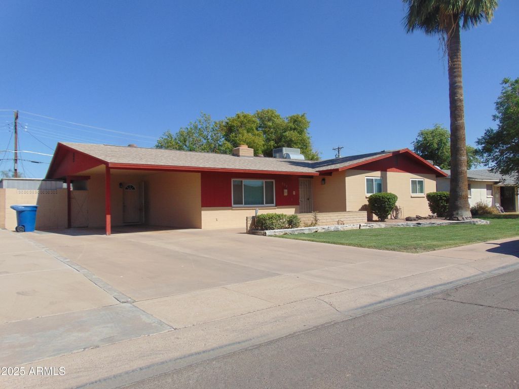 Photo of 337 N Comanche Drive, Chandler, AZ 85224 (MLS # 6920621)