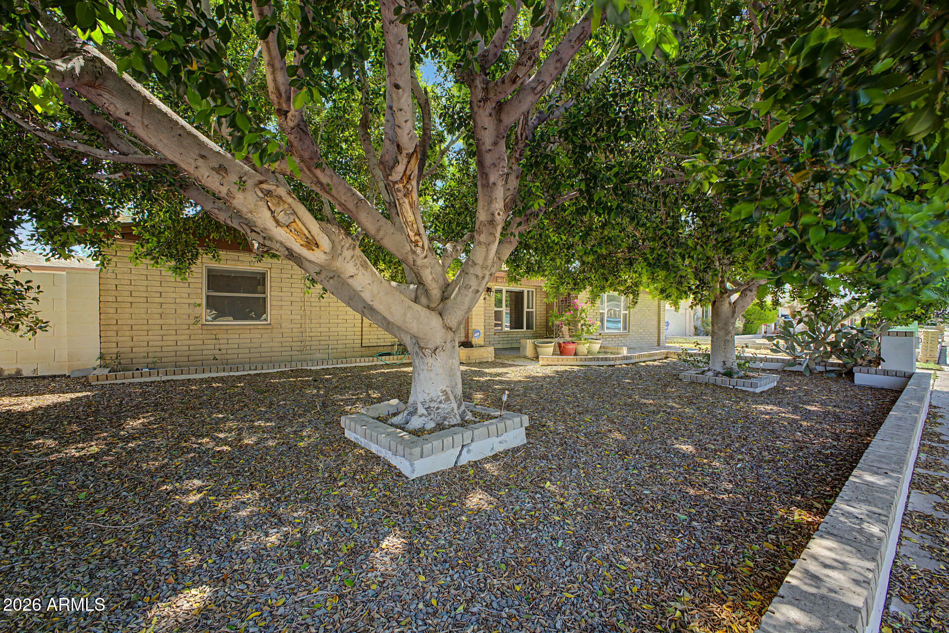 3809 W RUE DE LAMOUR Avenue