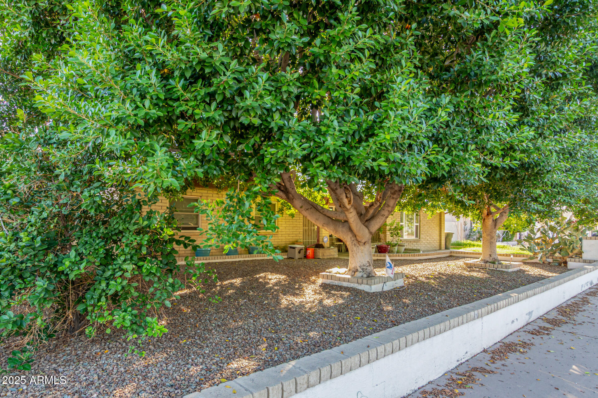 3809 W RUE DE LAMOUR Avenue