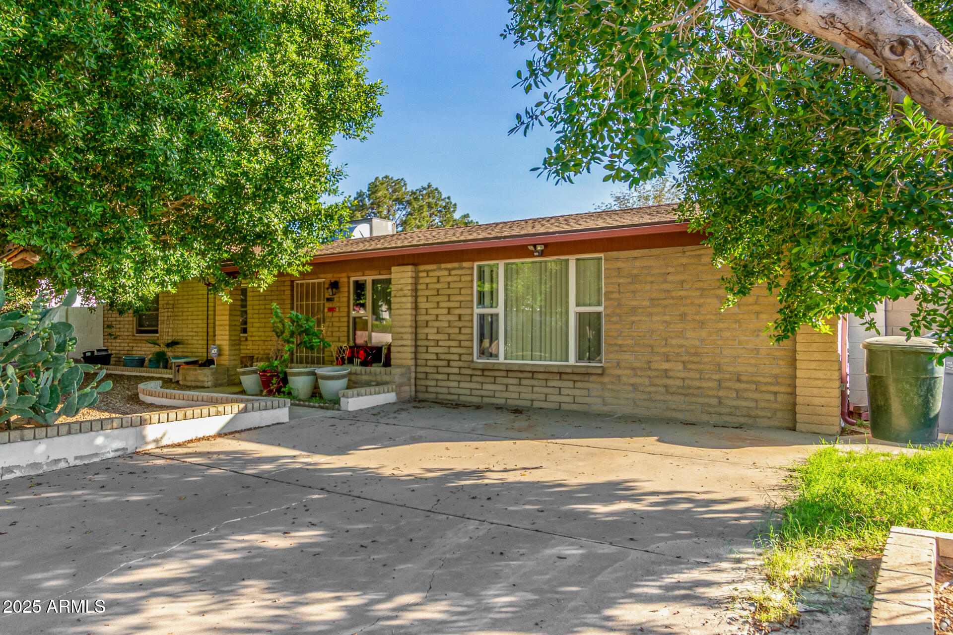 3809 W RUE DE LAMOUR Avenue