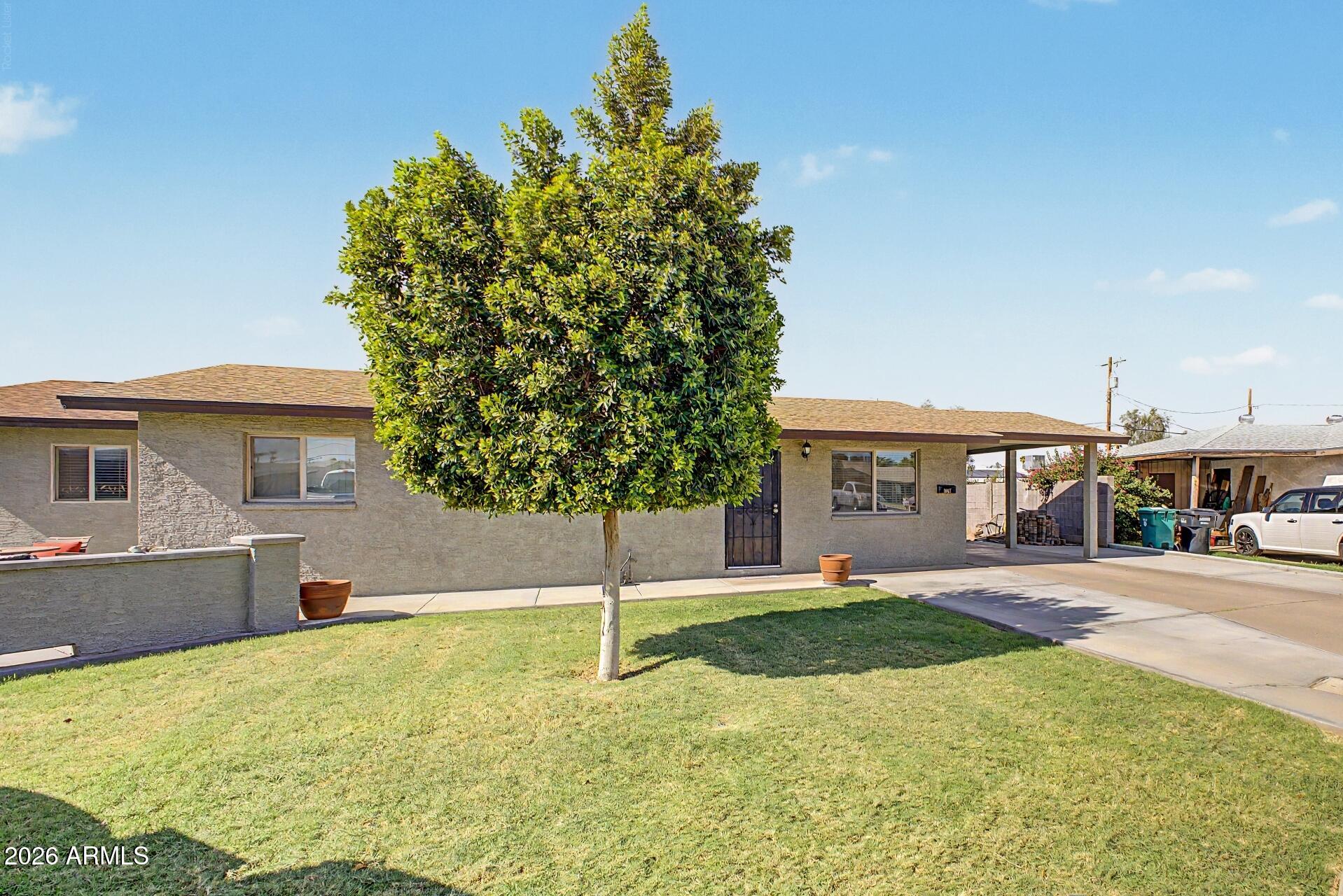 1048 W HEATHER Drive