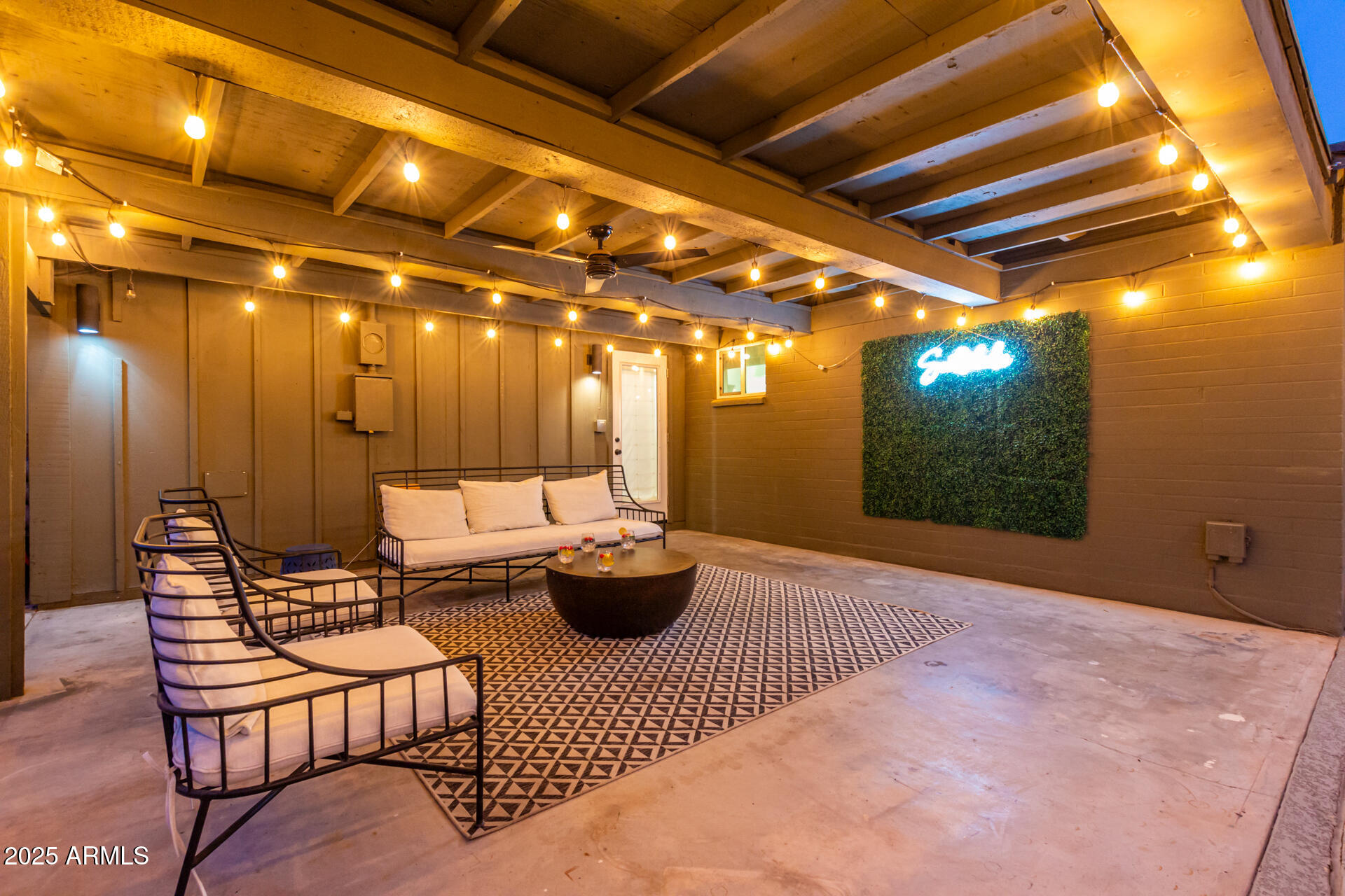 8537 E CLARENDON Avenue