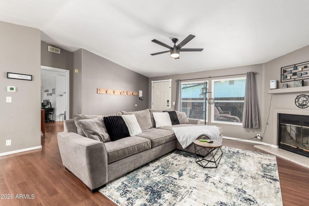 Photo of 18047 N 1st Street, Phoenix, AZ 85022 (MLS # 7000687)