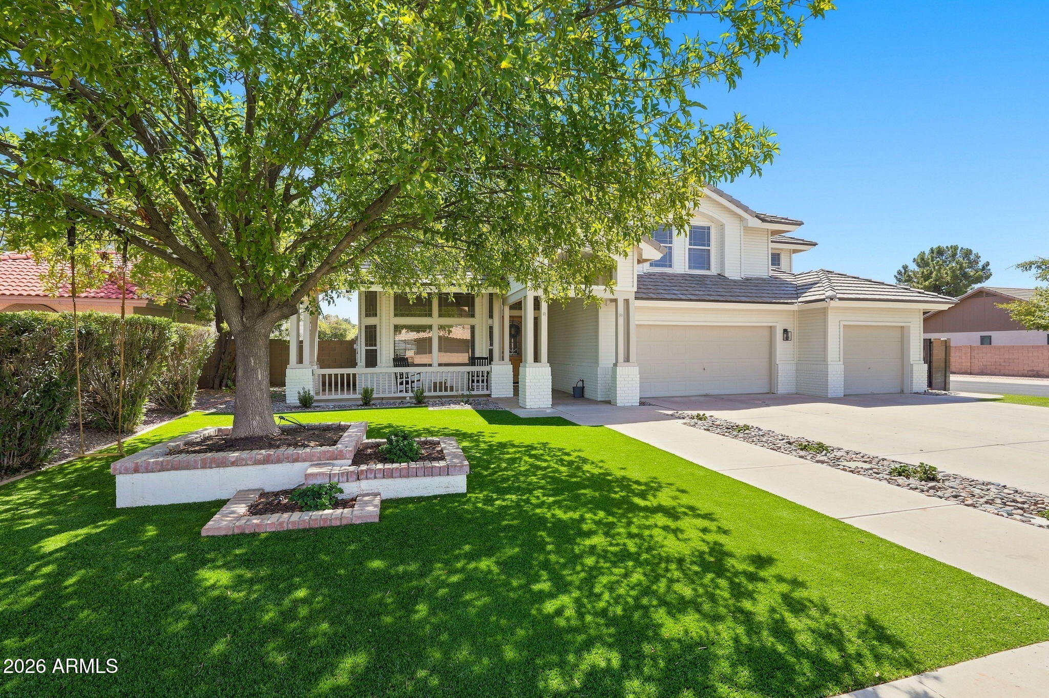 931 E ENCINAS Avenue