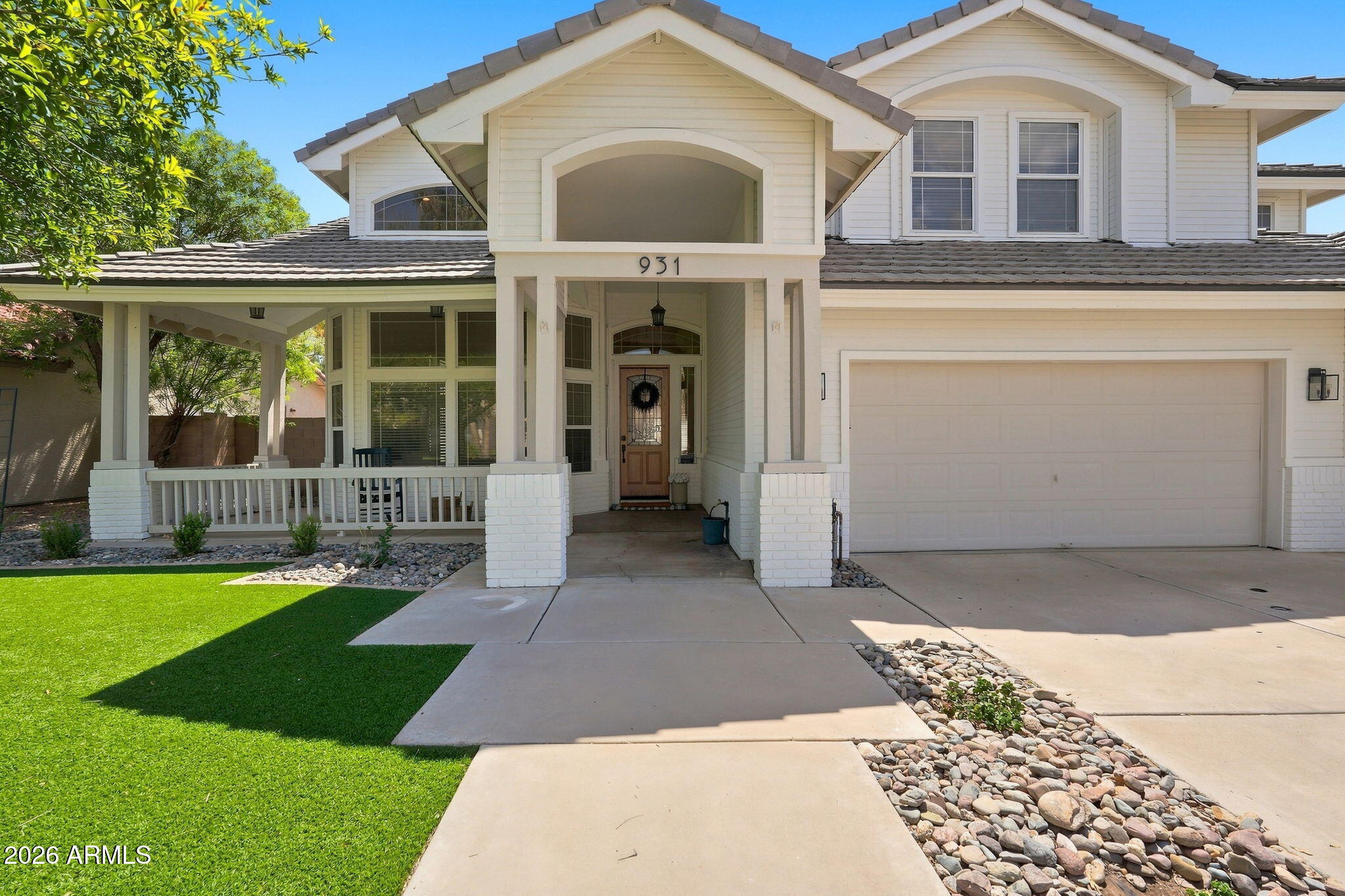 931 E ENCINAS Avenue