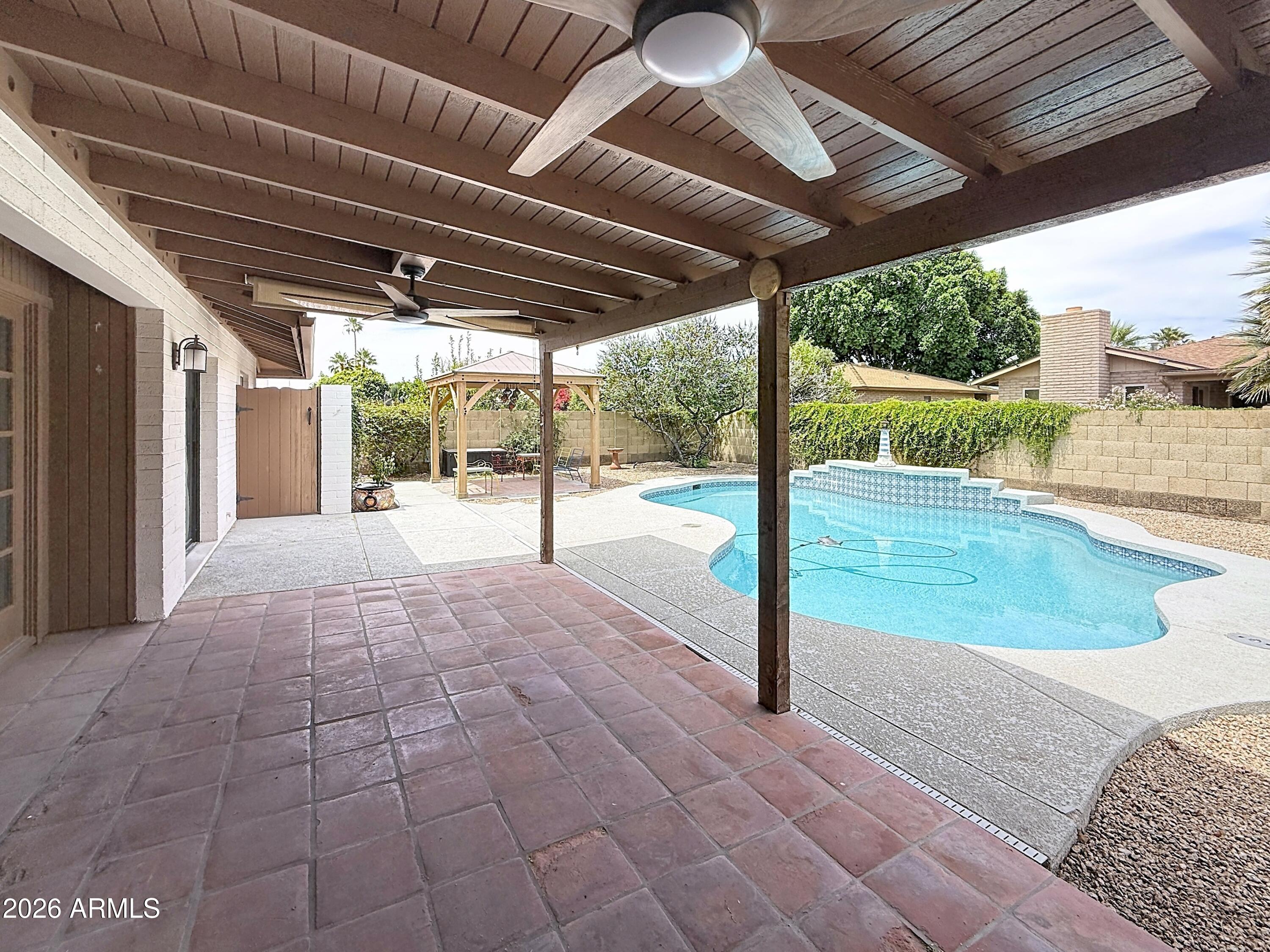 COUNTRY RIDGE - Residential