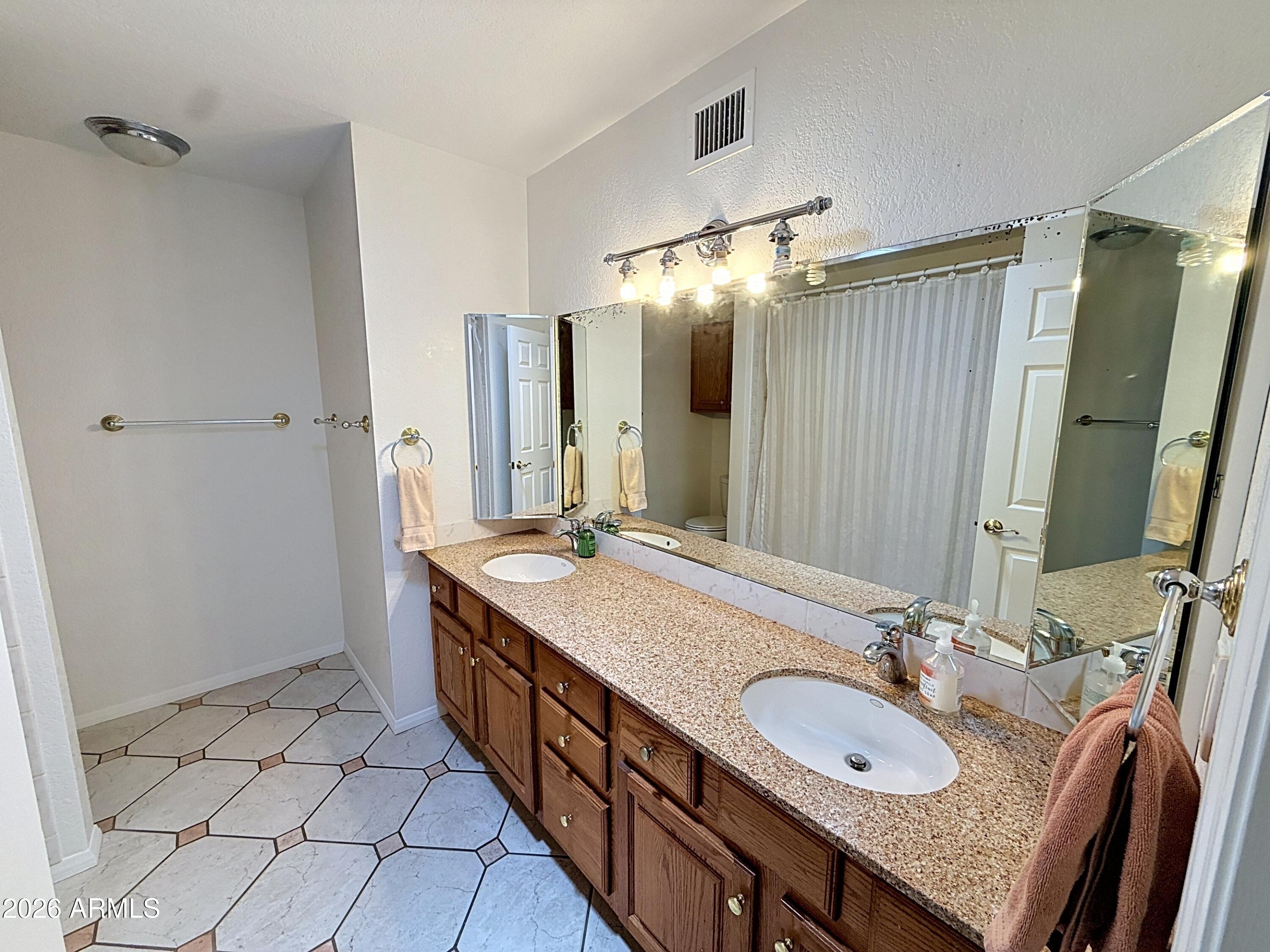 COUNTRY RIDGE - Residential