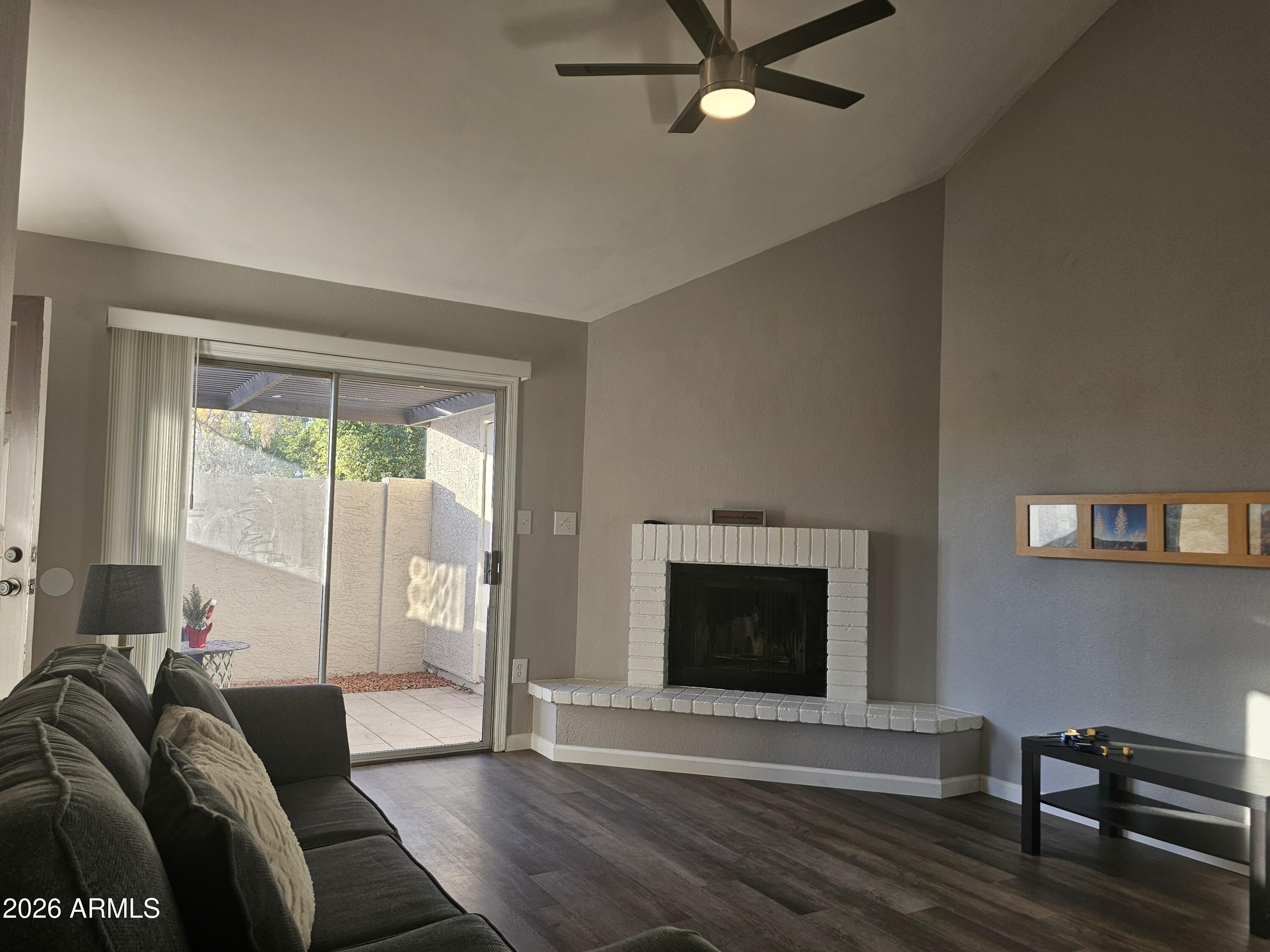 2144 E CENTER Lane 3