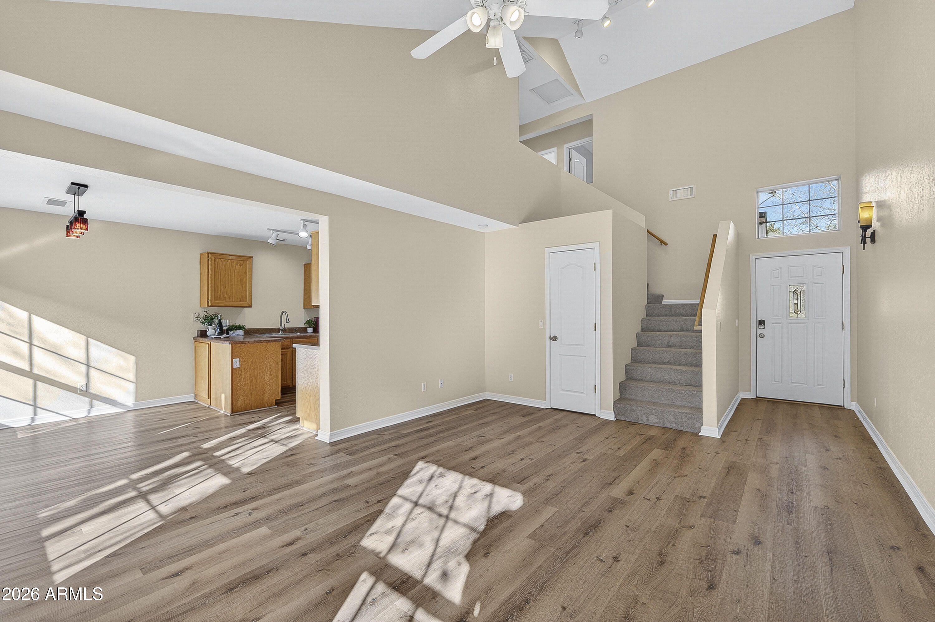 TOWNHOMES AT BOULDER POINTE 2 - Residential