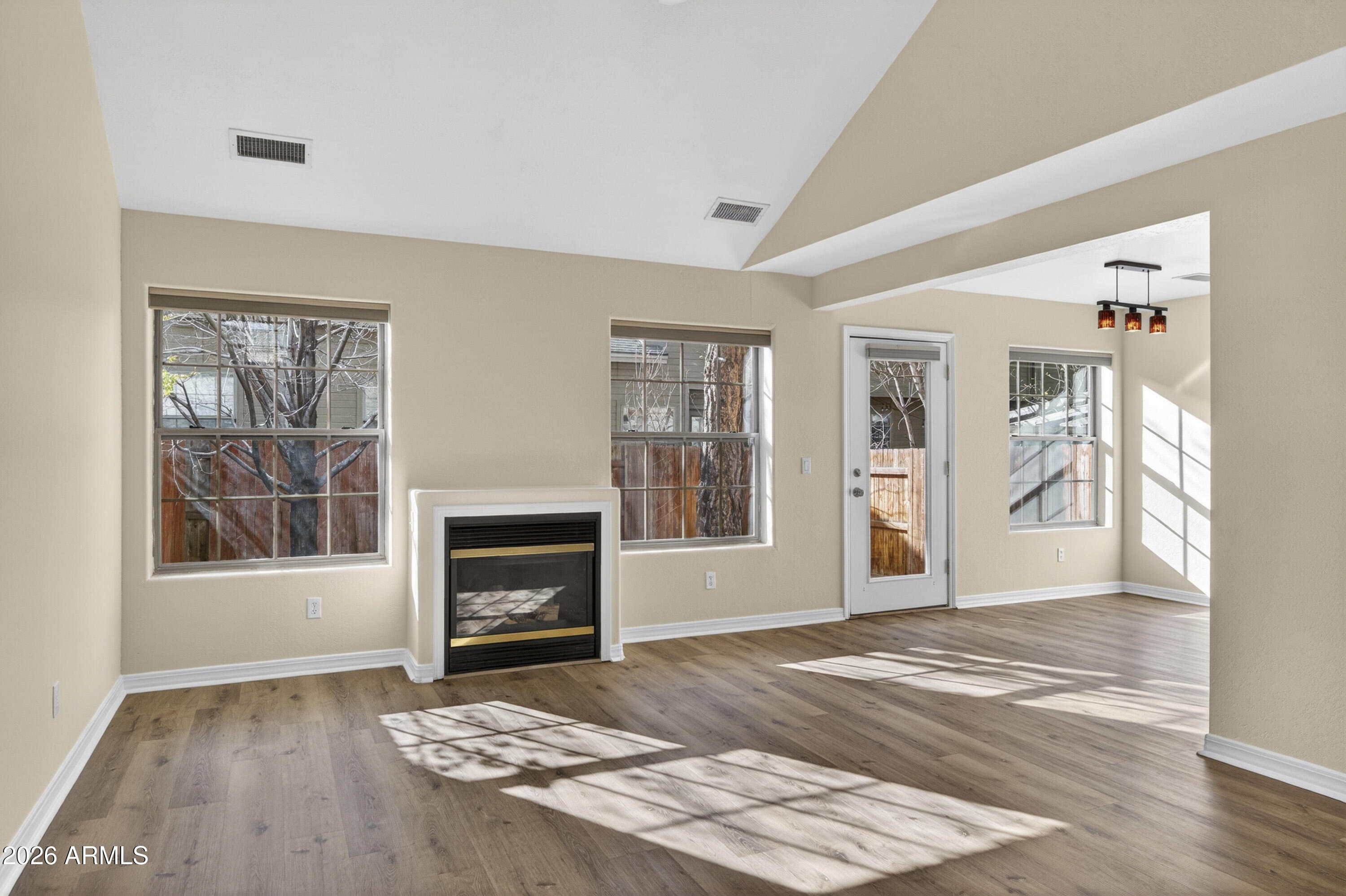 TOWNHOMES AT BOULDER POINTE 2 - Residential