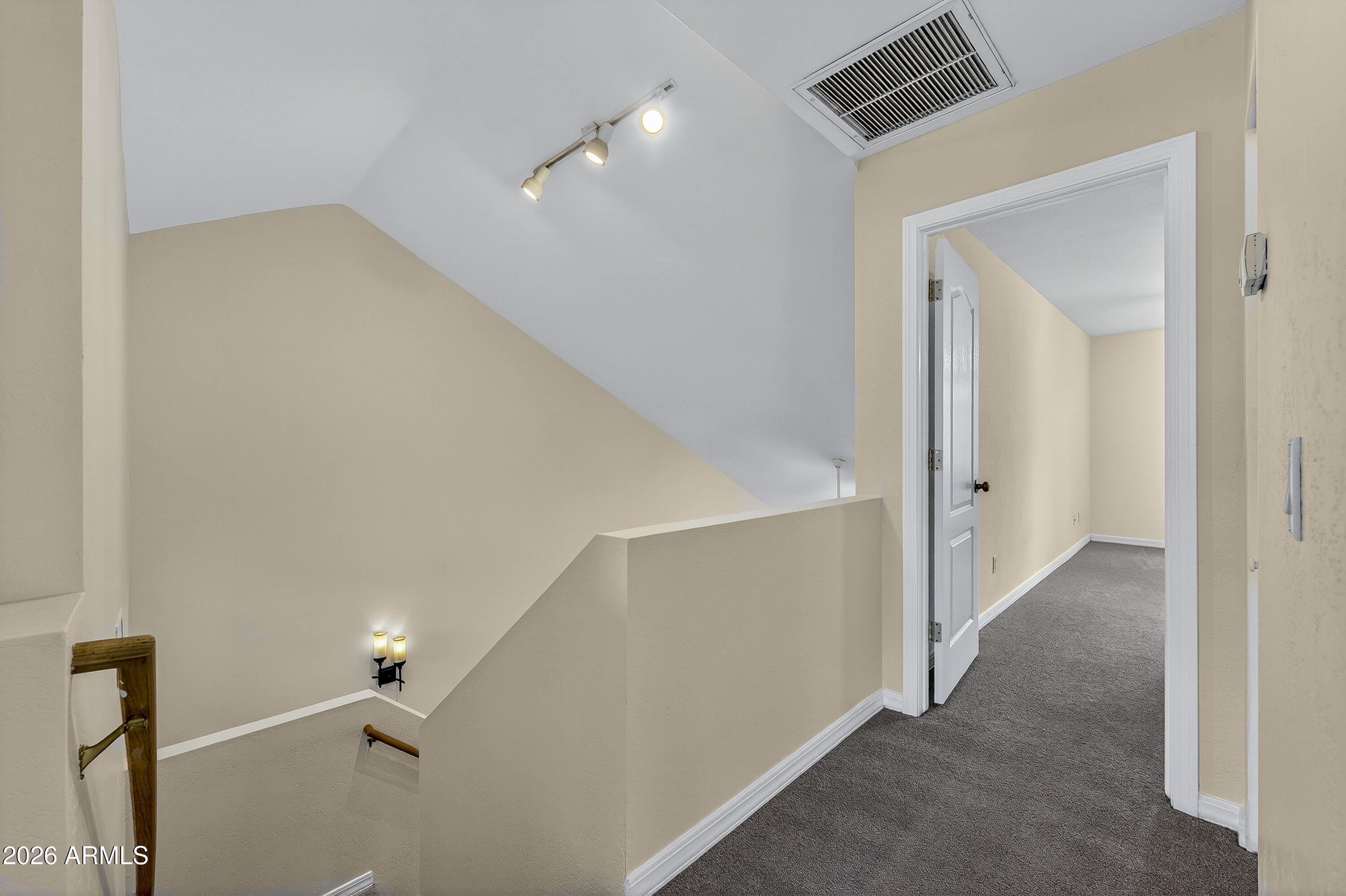 TOWNHOMES AT BOULDER POINTE 2 - Residential