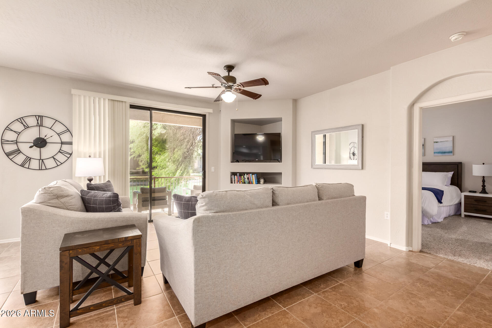 705 W QUEEN CREEK Road 1073