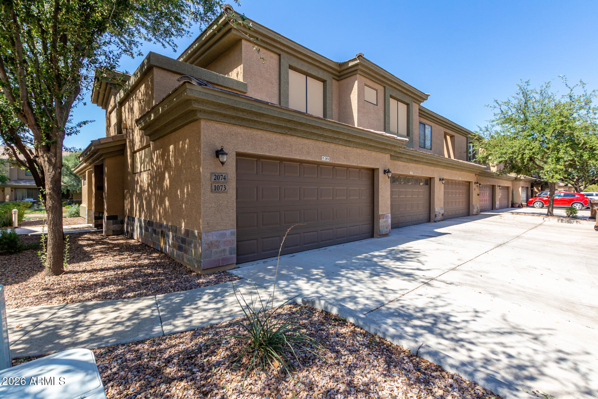 705 W QUEEN CREEK Road 1073
