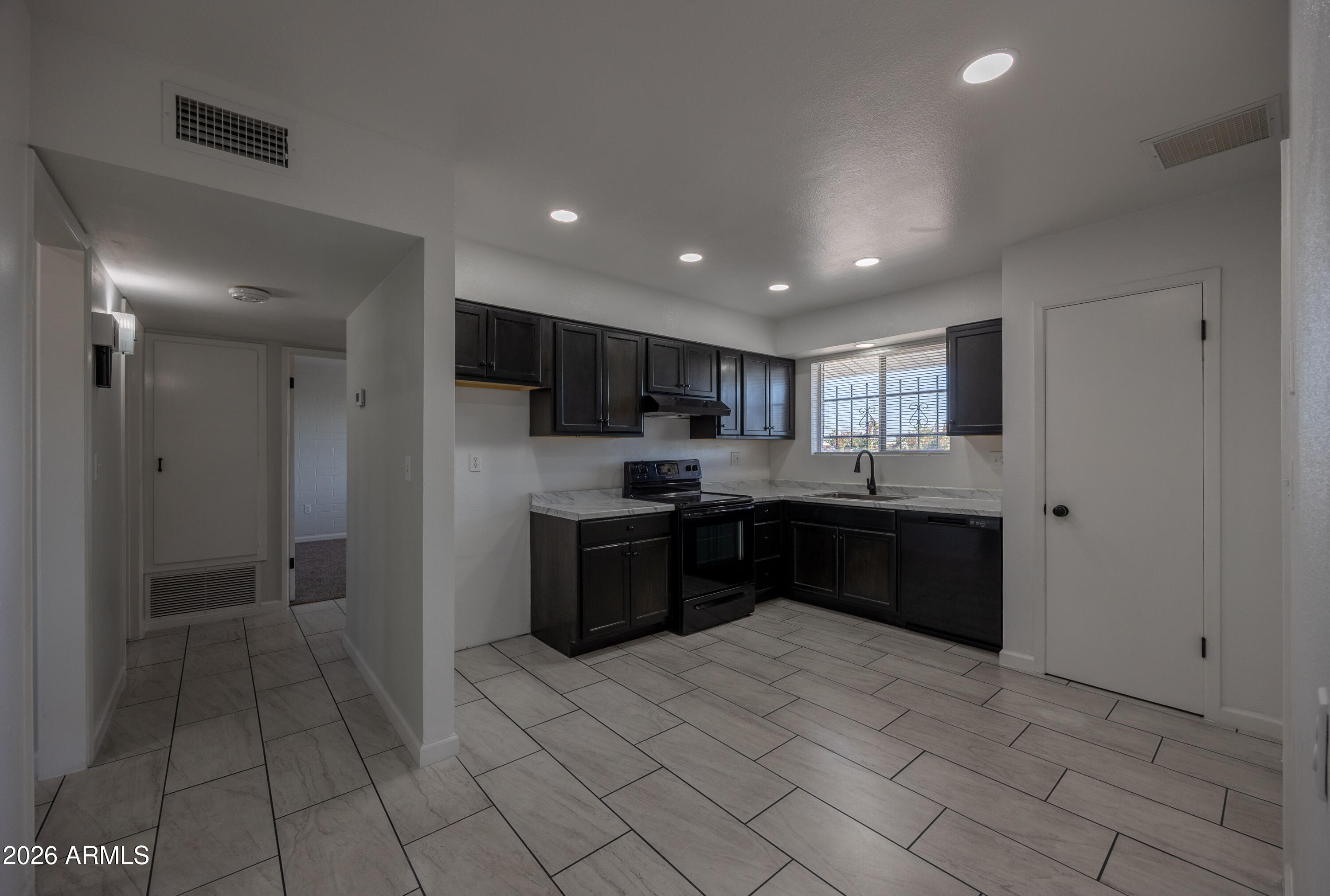 10225 N BALBOA Drive