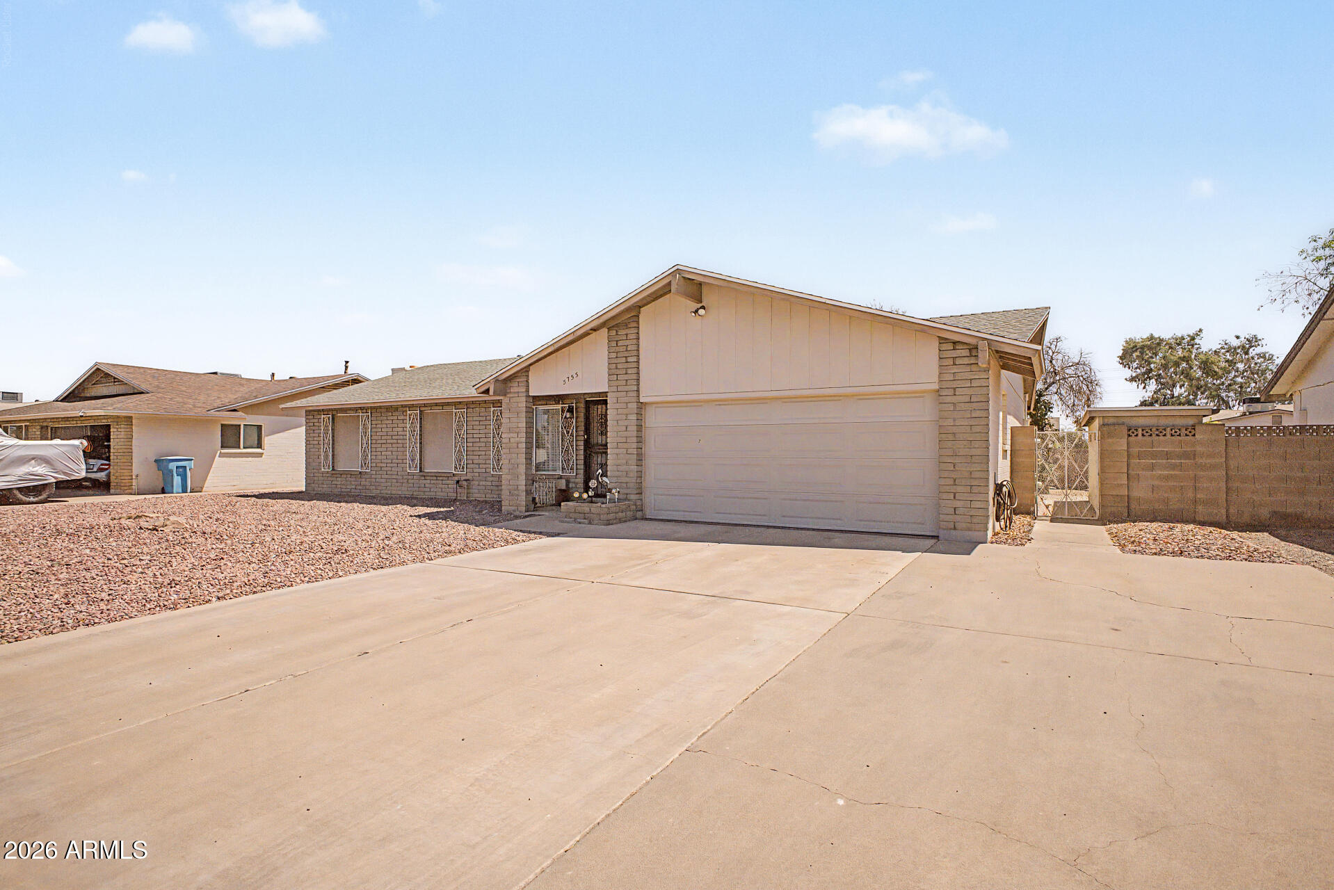 3753 W DALPHIN Road