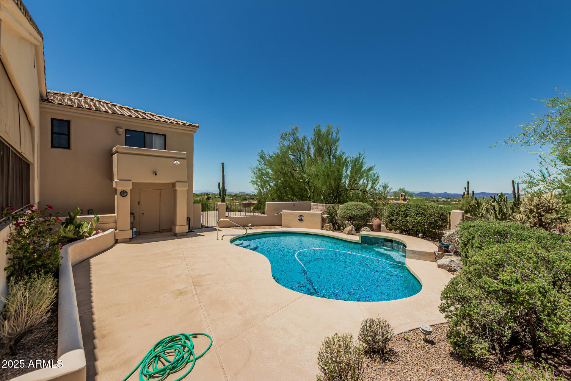 6010 E LANGUID Lane