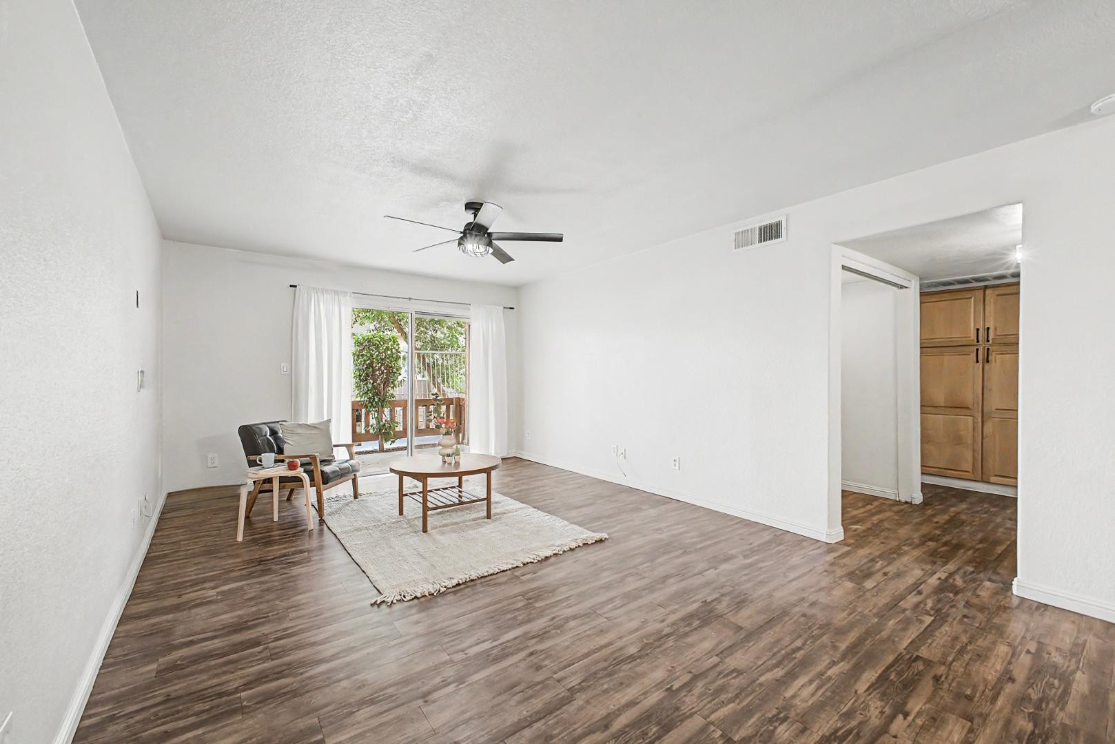 2121 W Royal Palm Road 1097