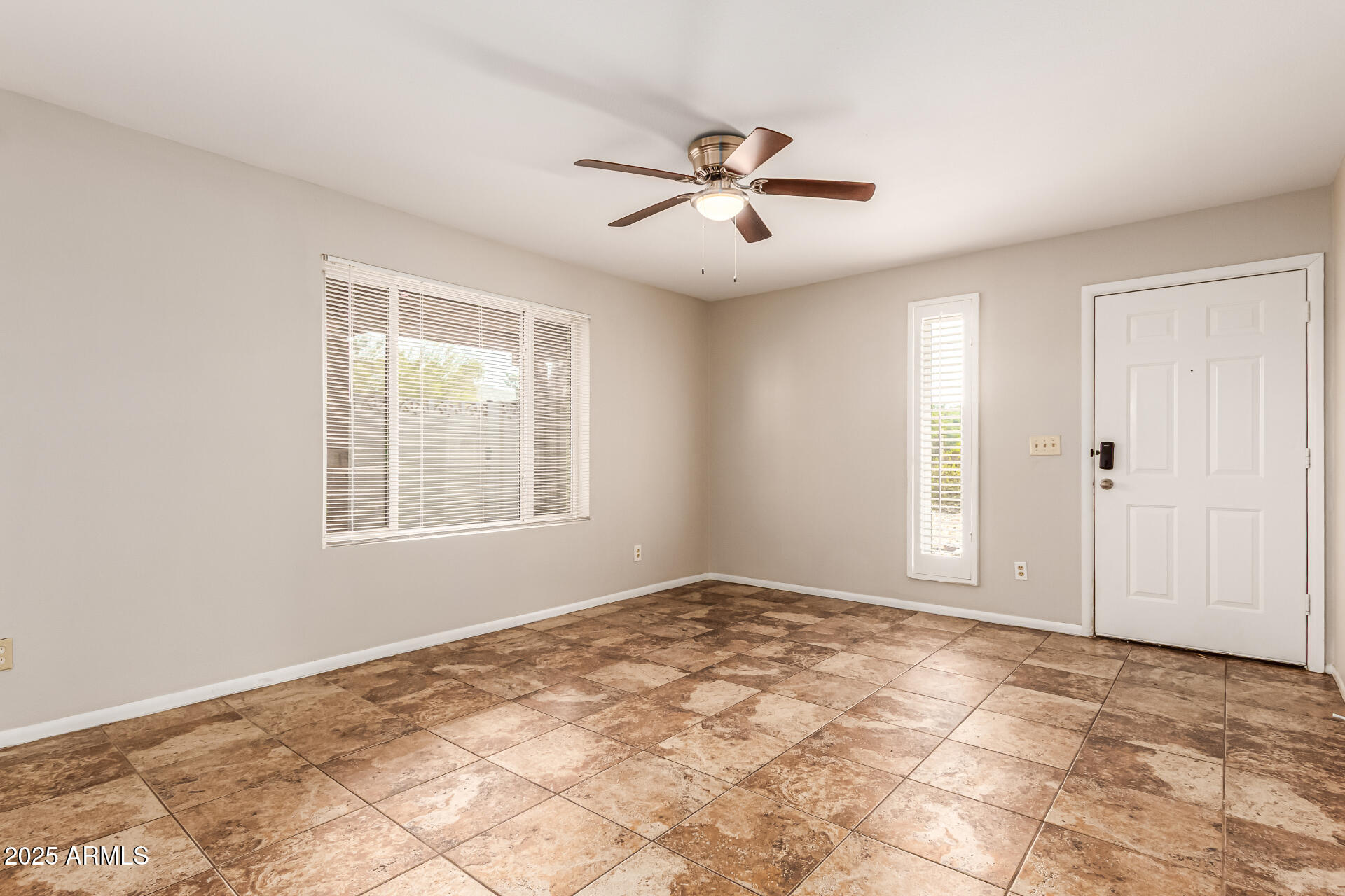 821 E JOAN D ARC Avenue